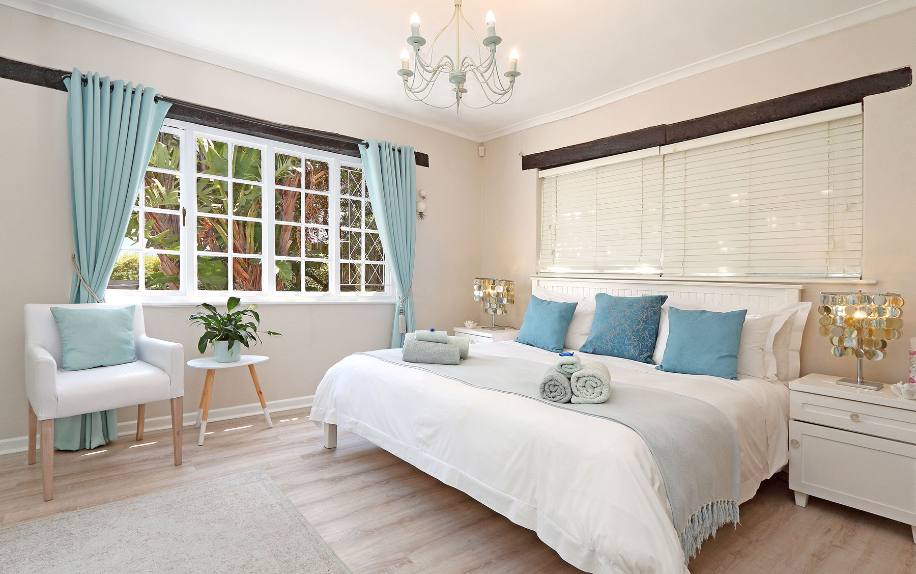 Hout Bay Beach Cottage in Rondebosch 4