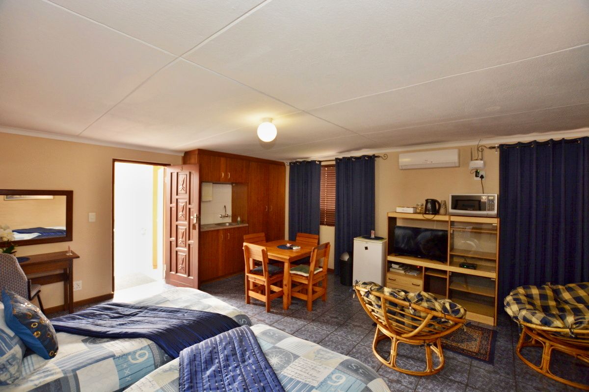 Shifting Whispering Sands Guesthouse
