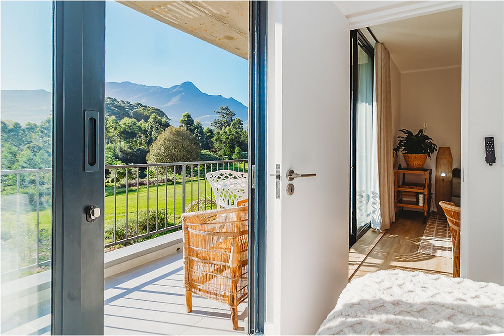 Stay at the Meadows in George 2