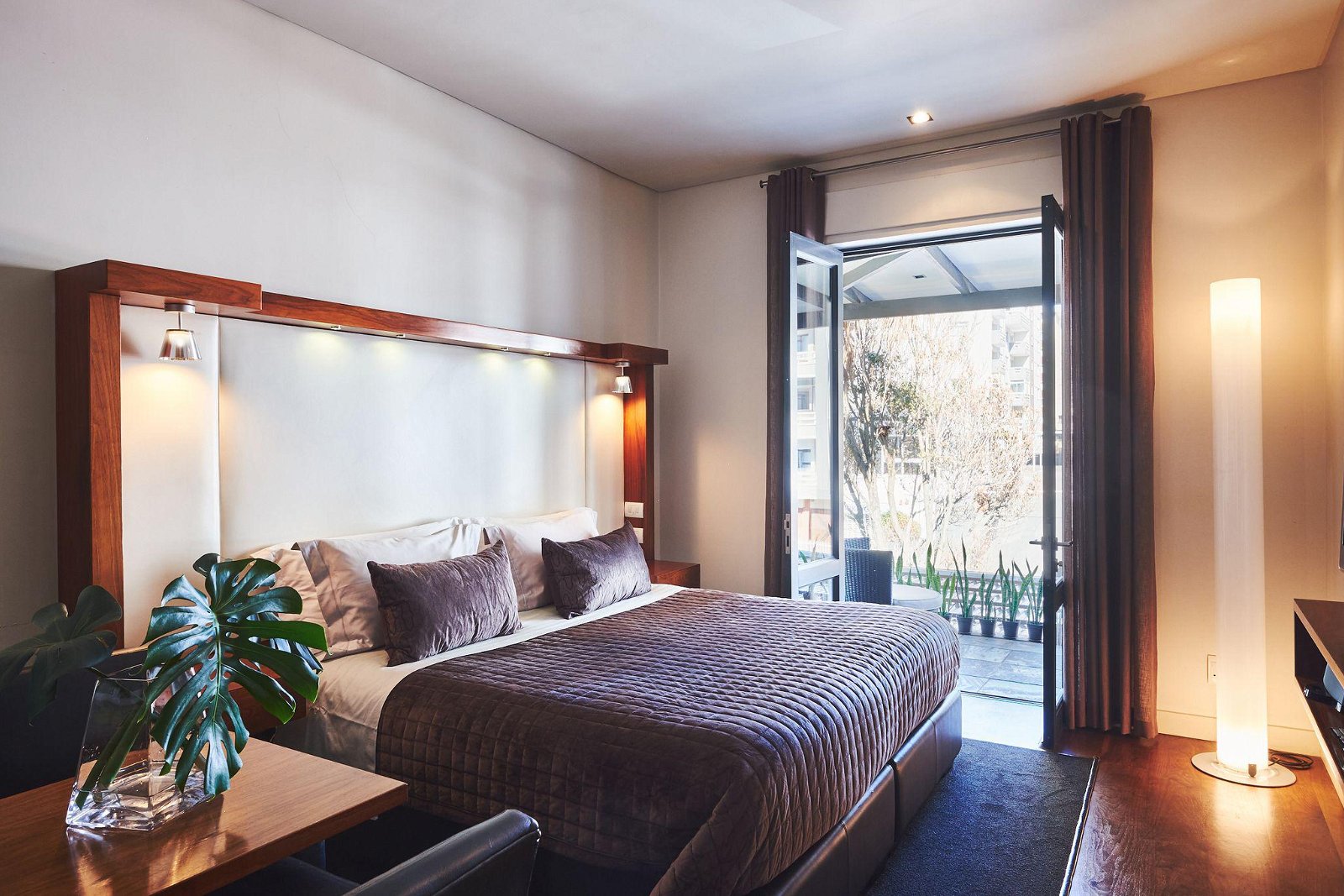 Hotel on the Promenade in Rondebosch 4