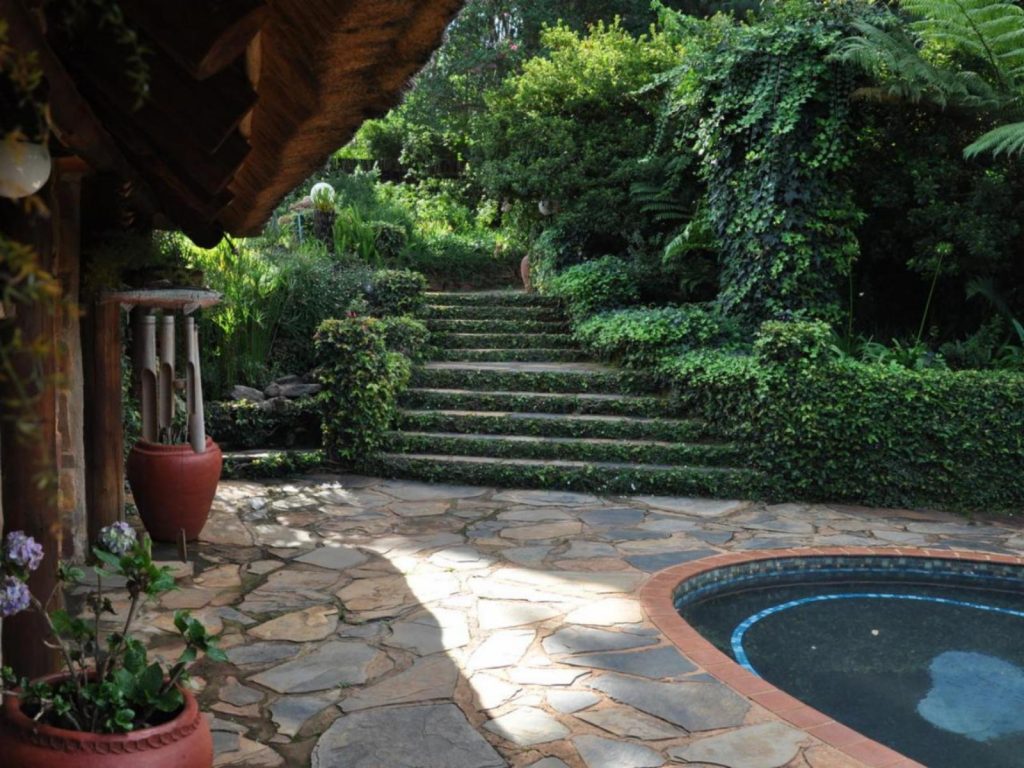 Gunyatoo Guest Lodge & Self-Catering Chalets