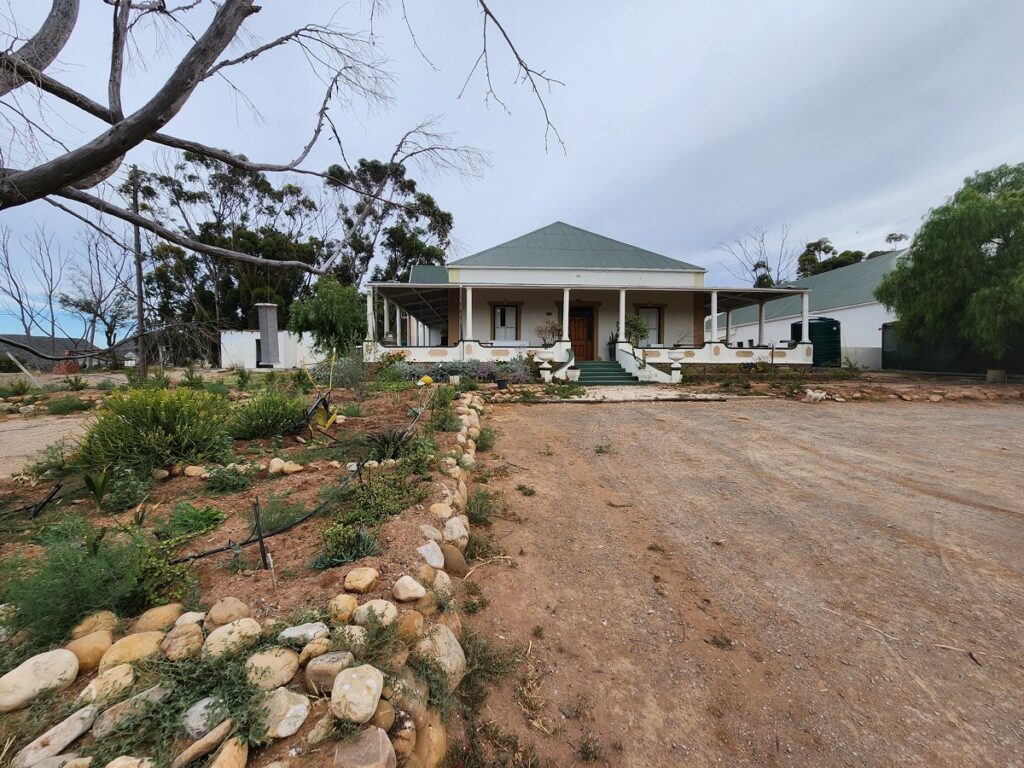 Magoos Guest Farm (Magoos on 62)