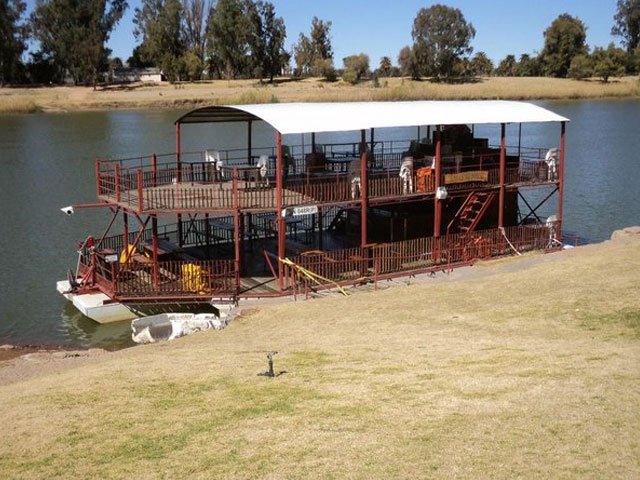 RiverBank Lodge