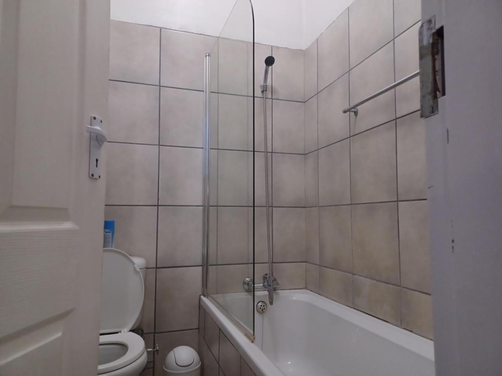 Room 15 — Bathroom