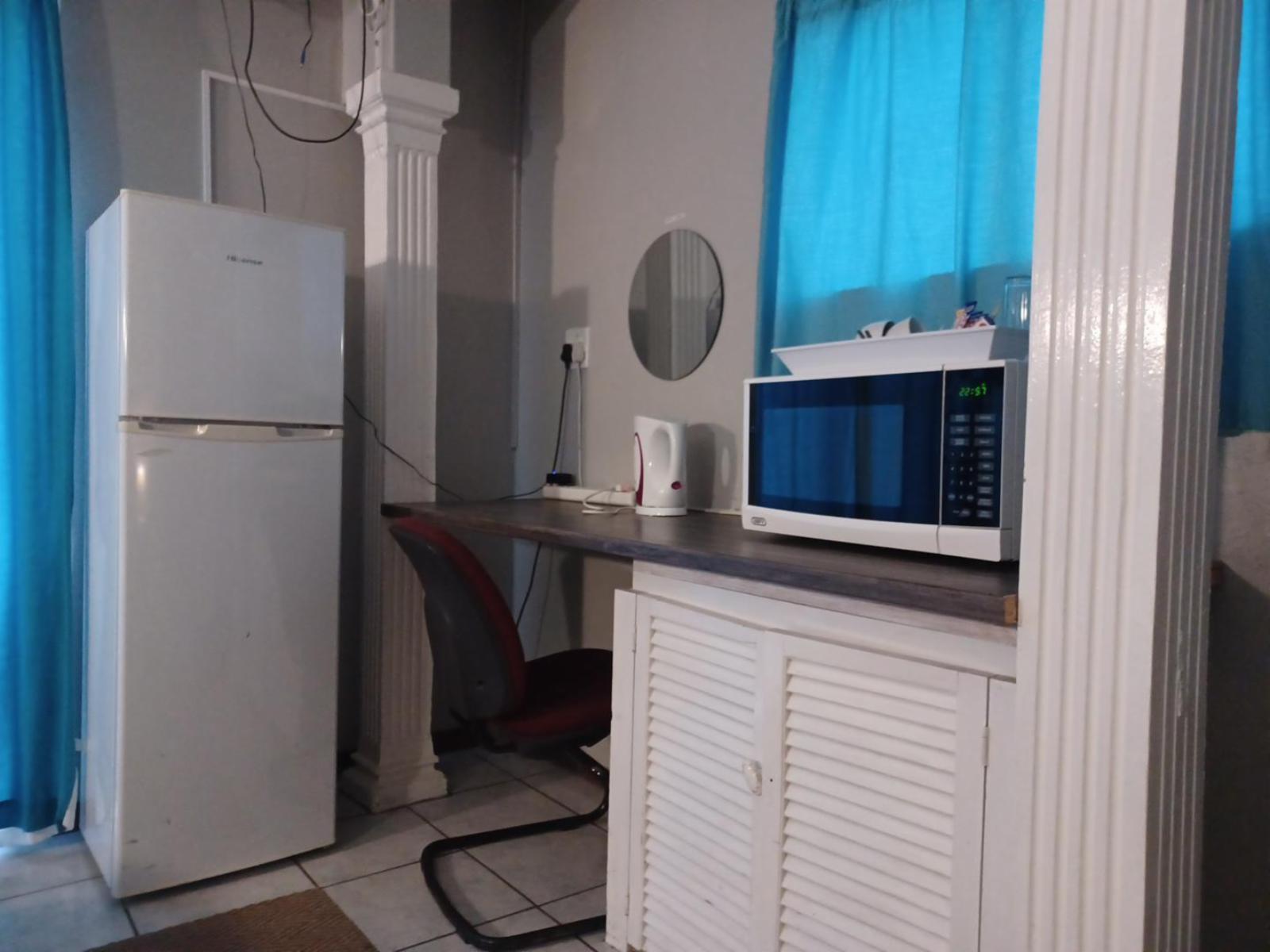 Room 15 — Coffee/tea facilities