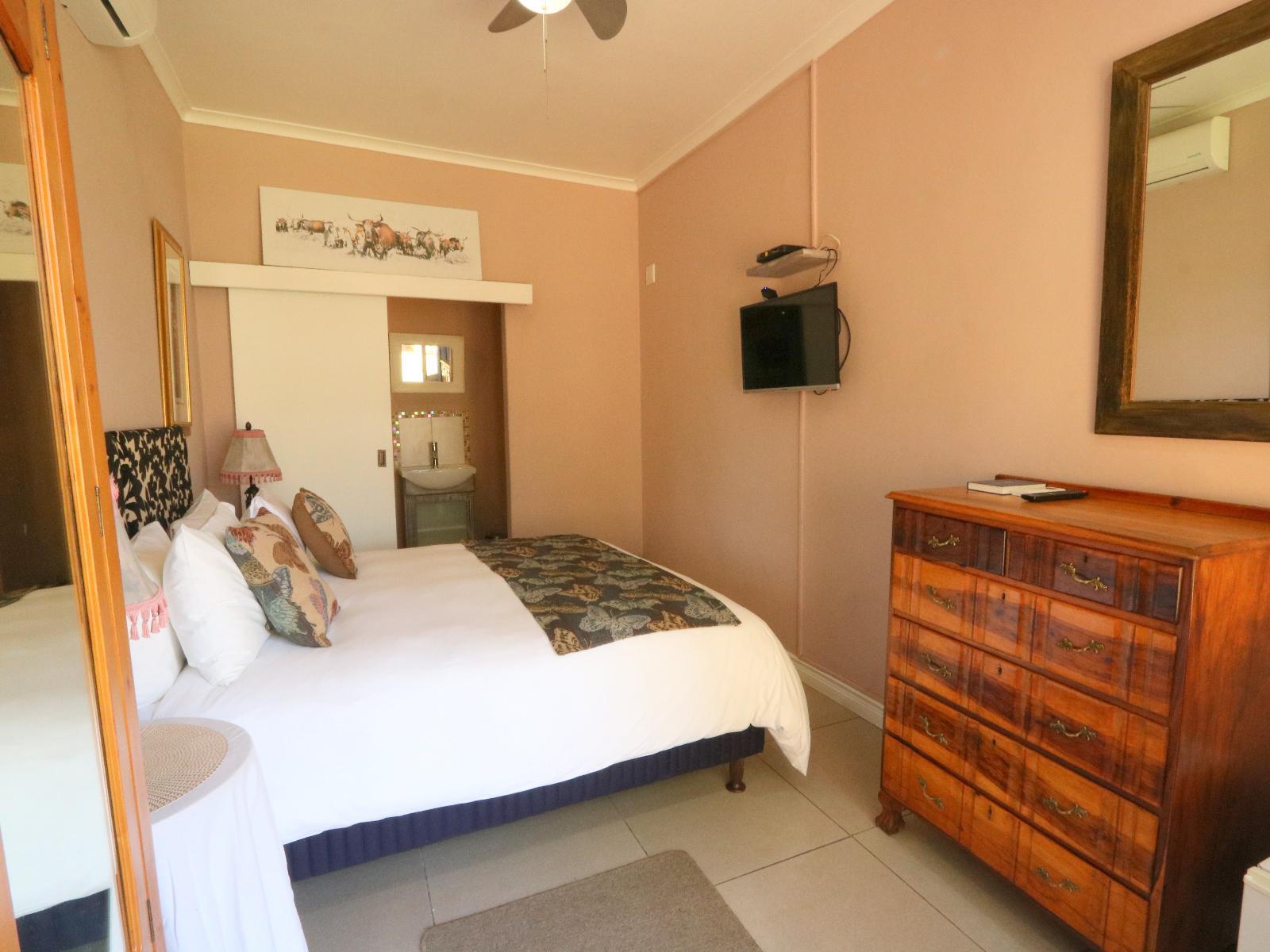 Room 9 — Photo of the whole room