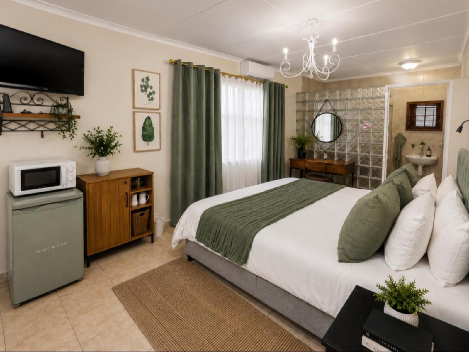 Room 2 — Photo of the whole room
