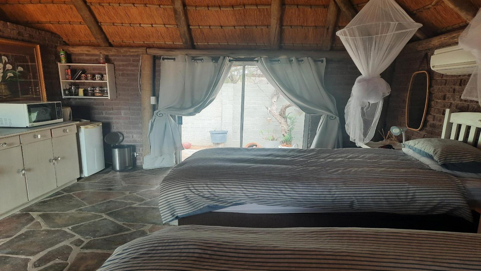 Room 5 — Coffee/tea facilities