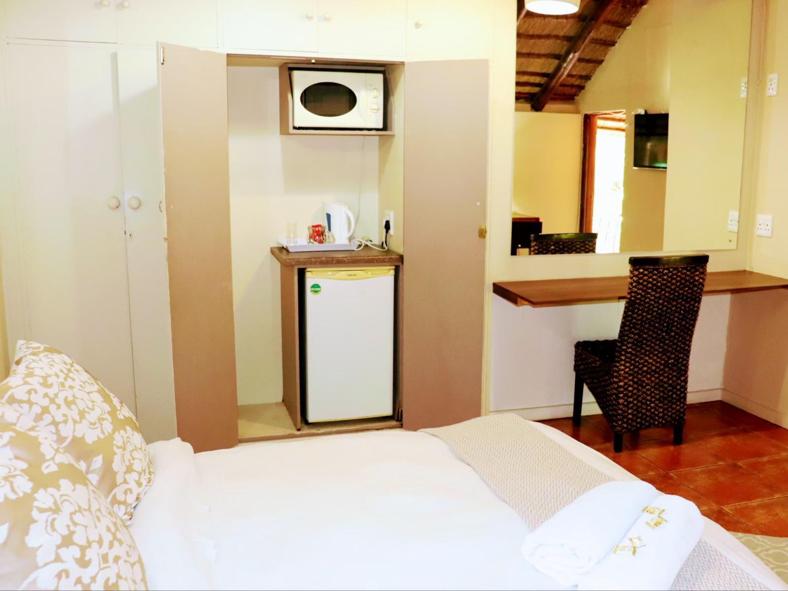 Room 4 — Photo of the whole room