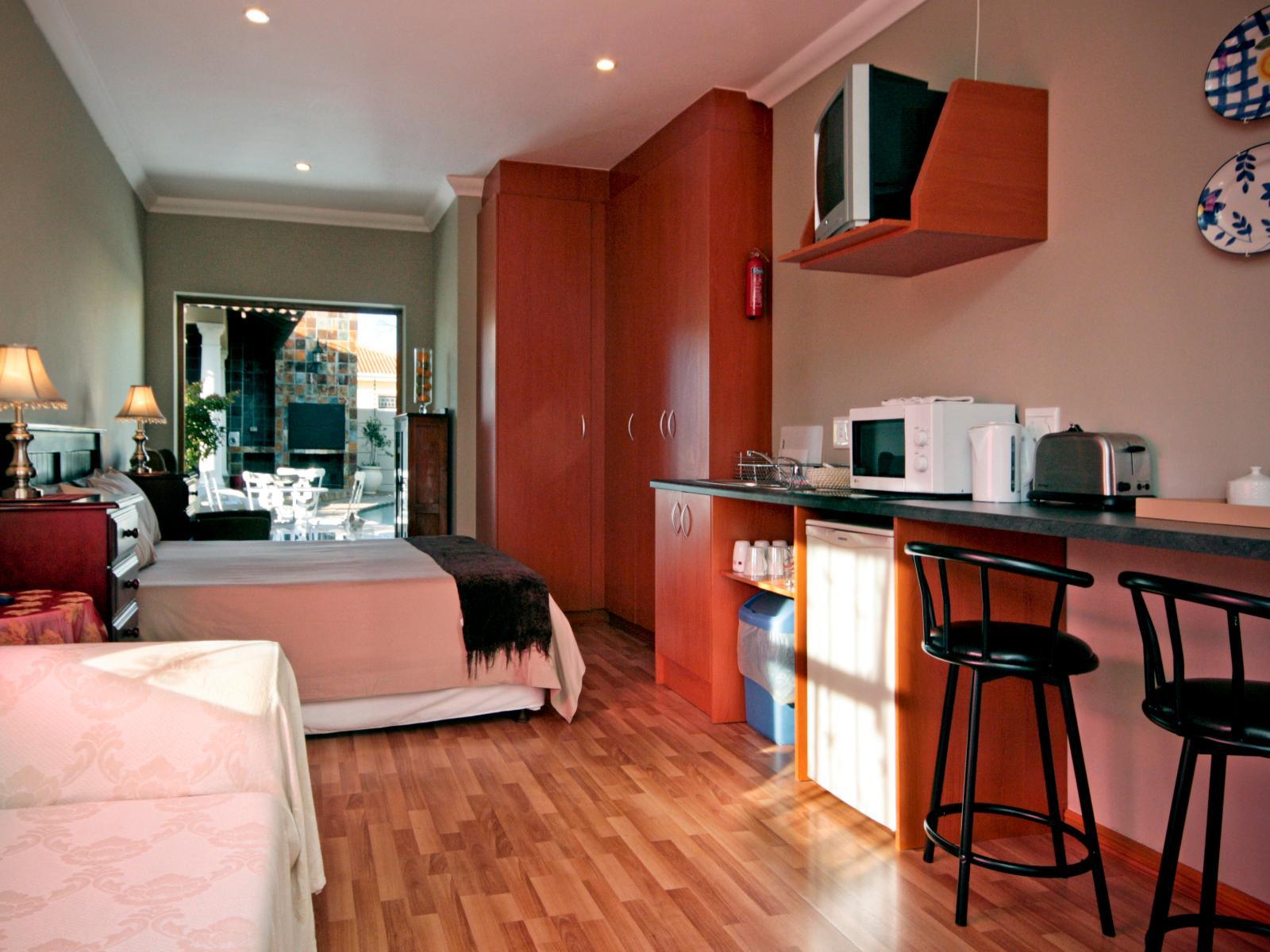 Room 1 — Kitchenette