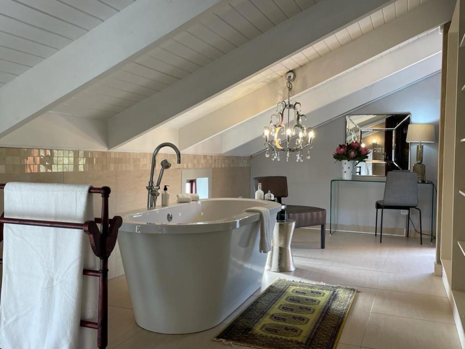 Room 17 — Bathroom