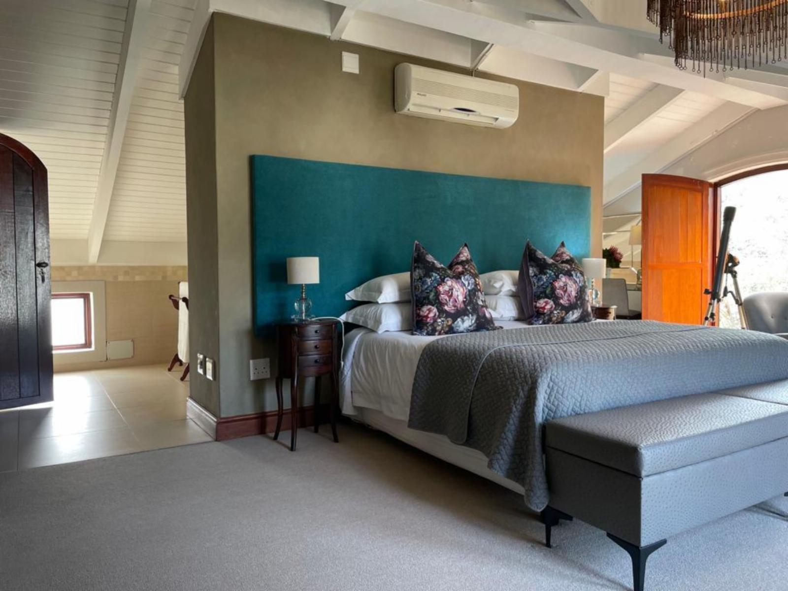 Room 17 — Bed