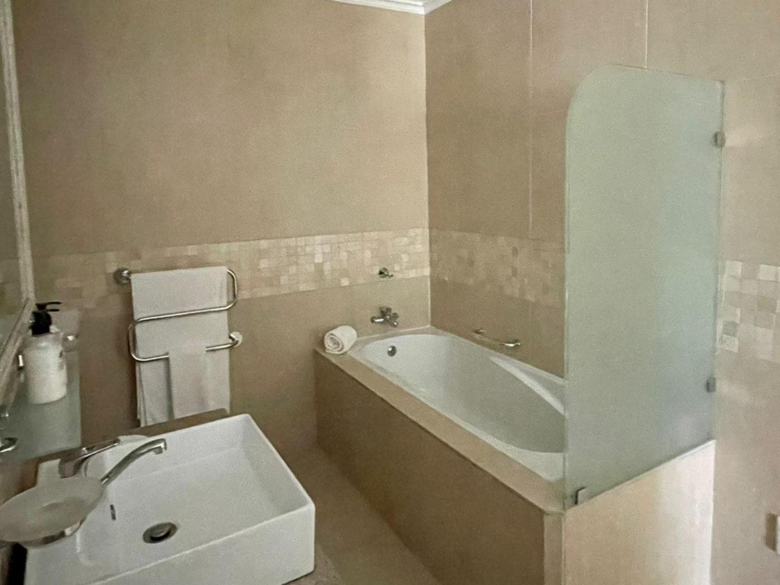 Room 20 — Bathroom