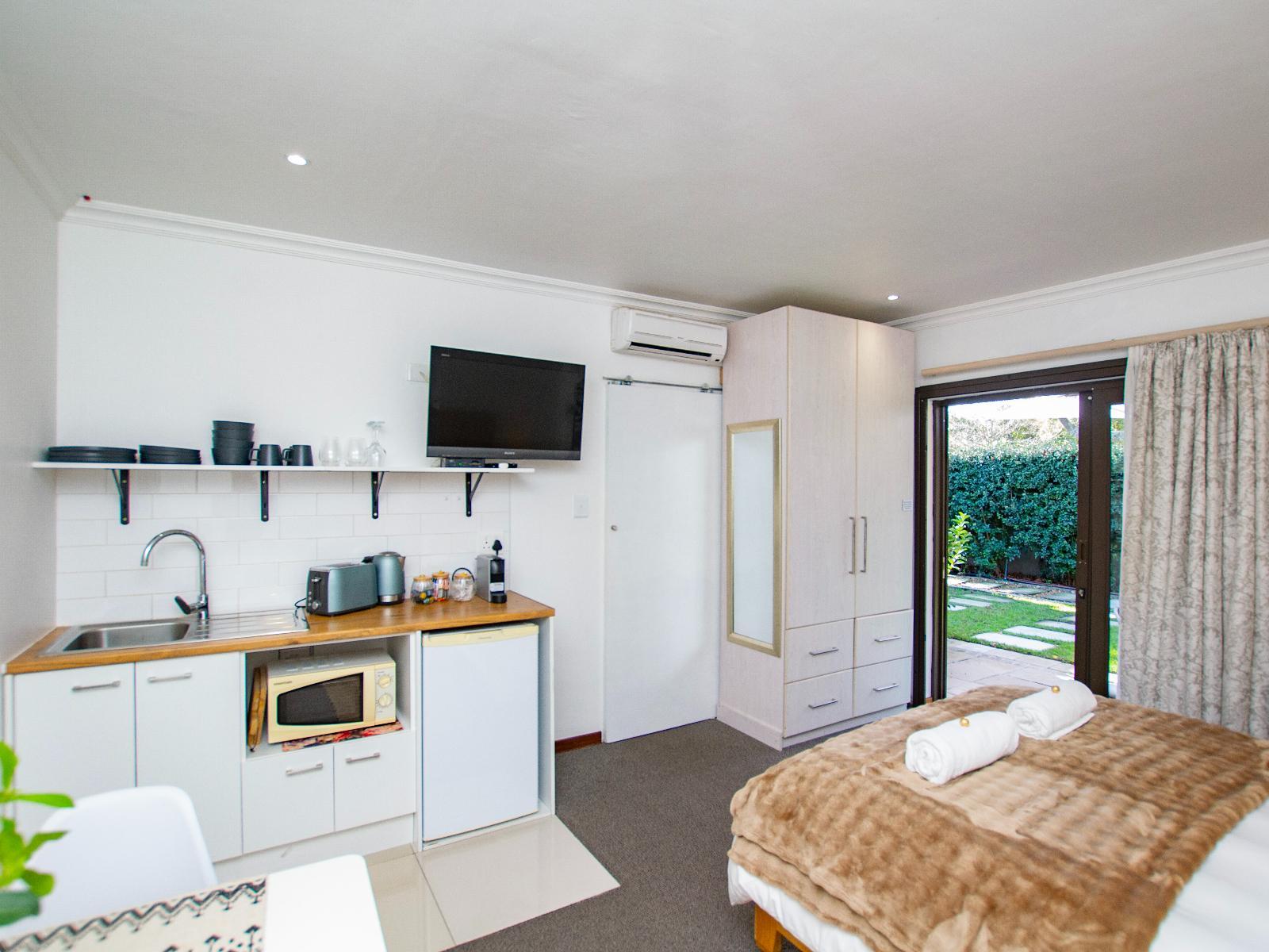 Room 3 — Photo of the whole room