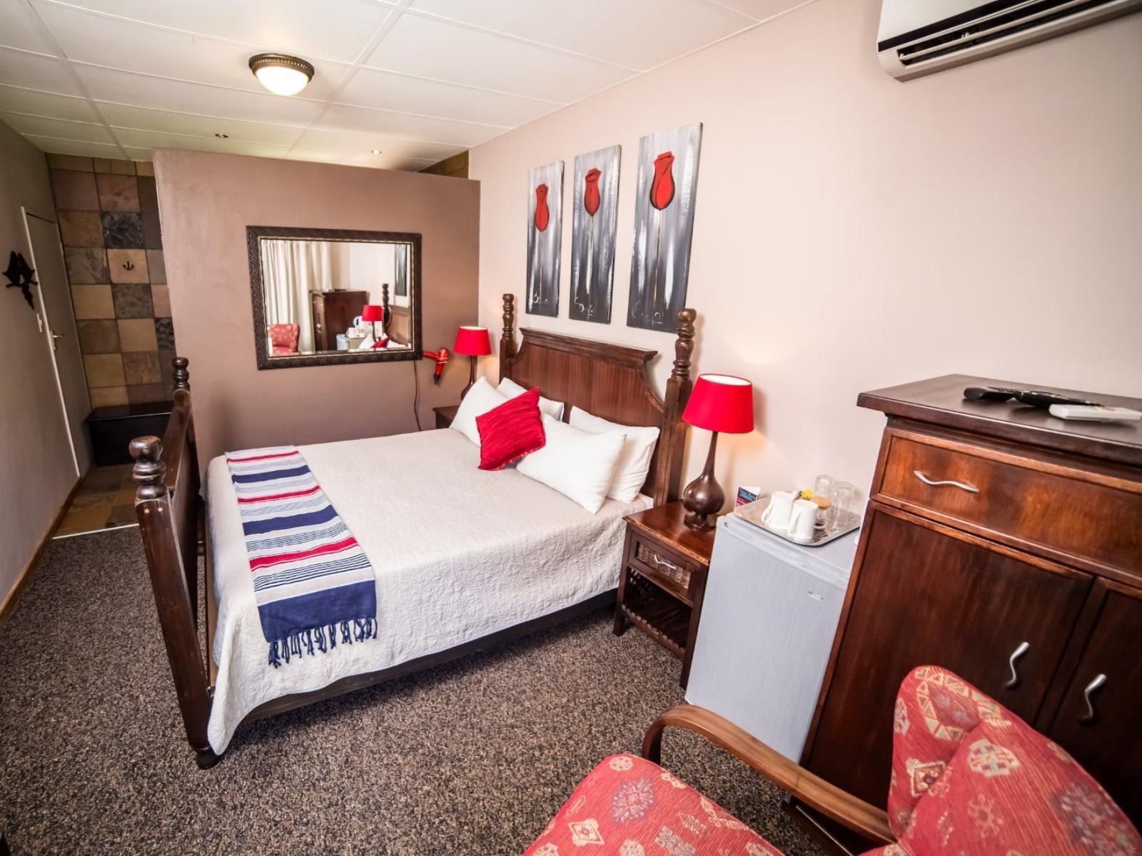 Room 1 — Photo of the whole room