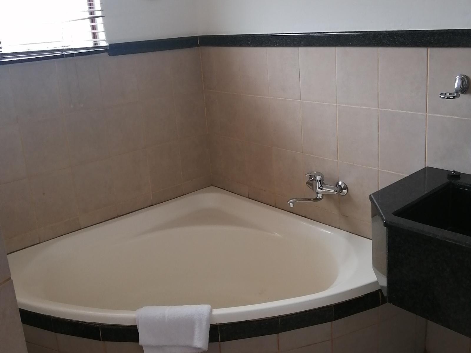 Room 7 — Bathroom