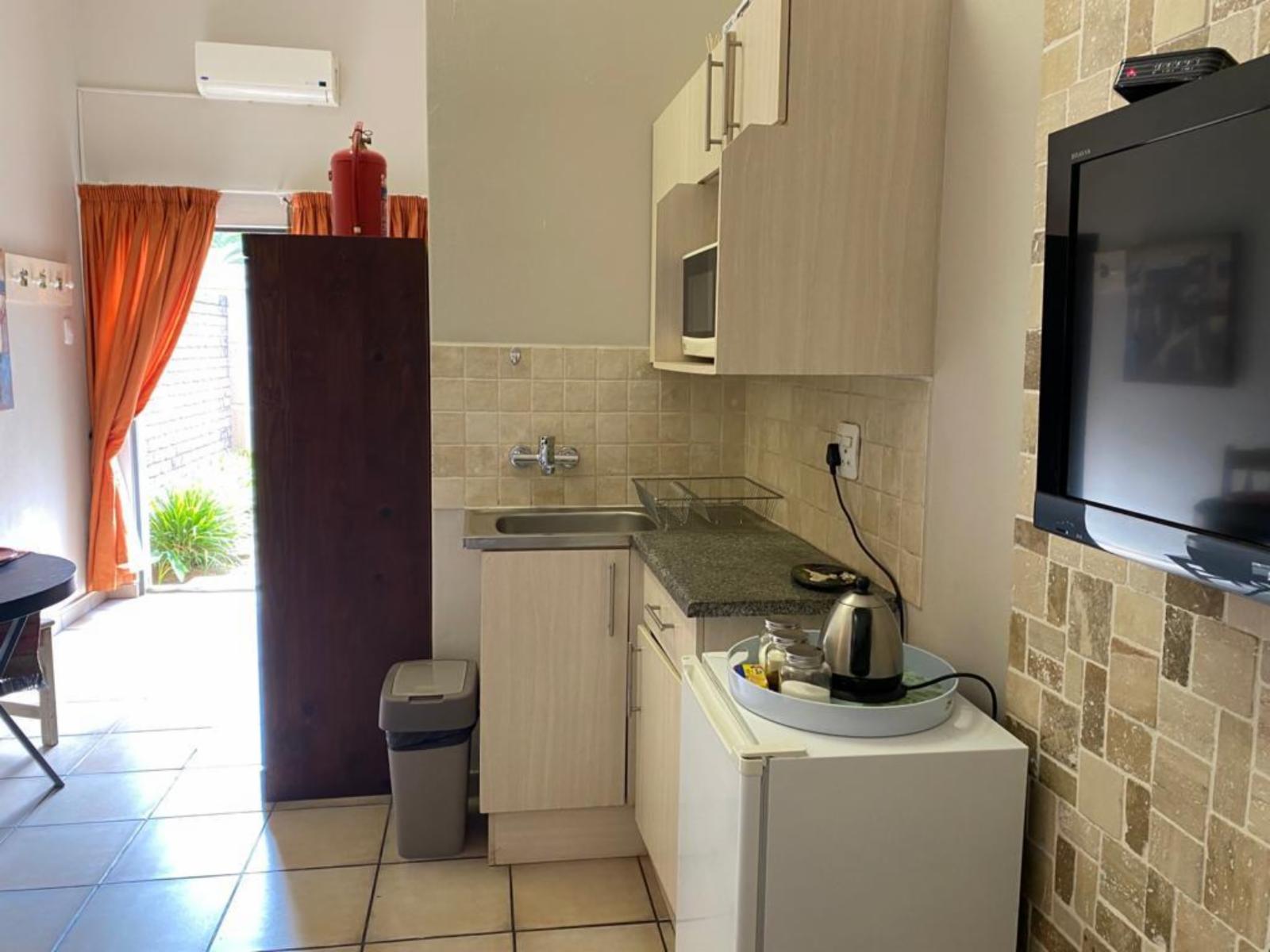 Room 1 — Coffee/tea facilities