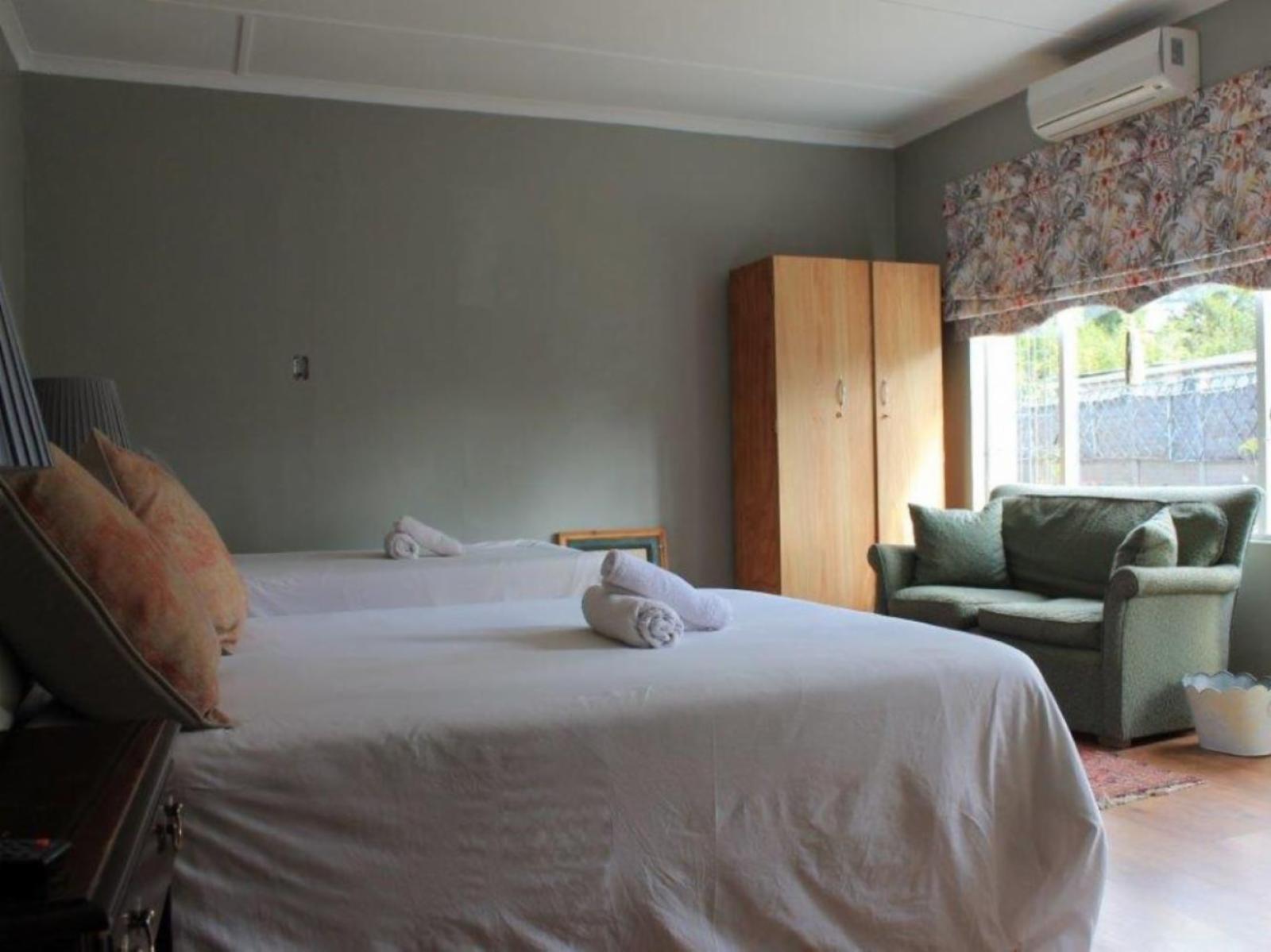 Room 2 — Photo of the whole room