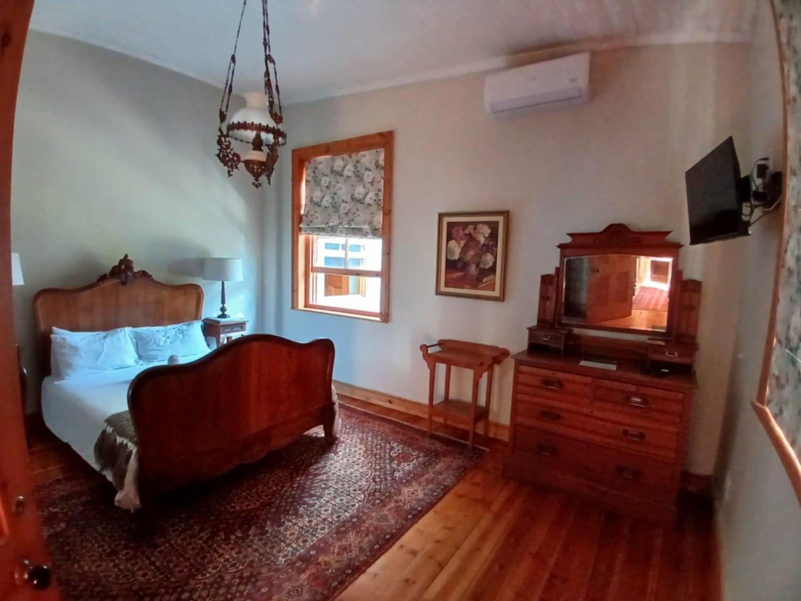 Room 1 — Photo of the whole room