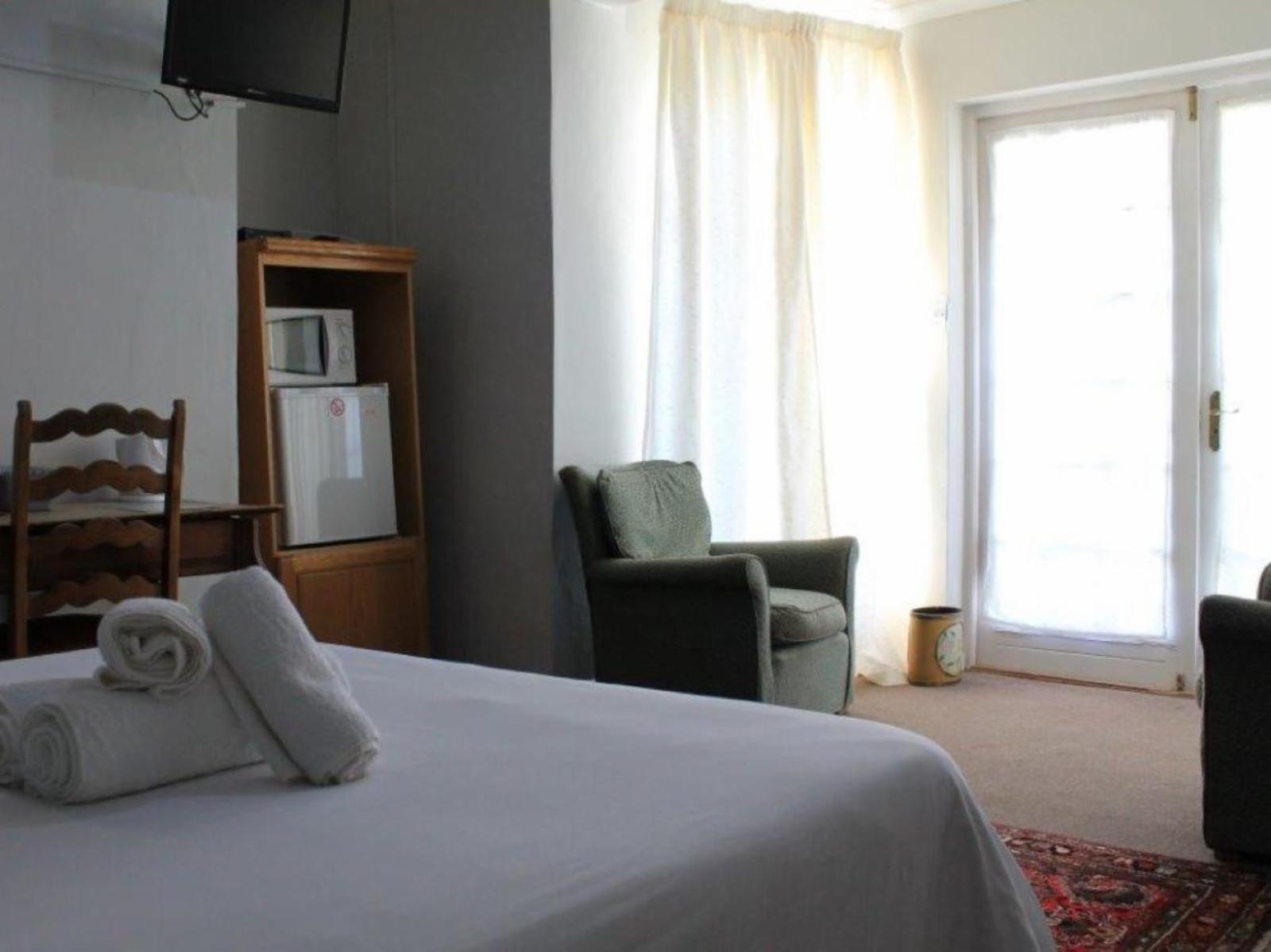 Room 1 — Photo of the whole room