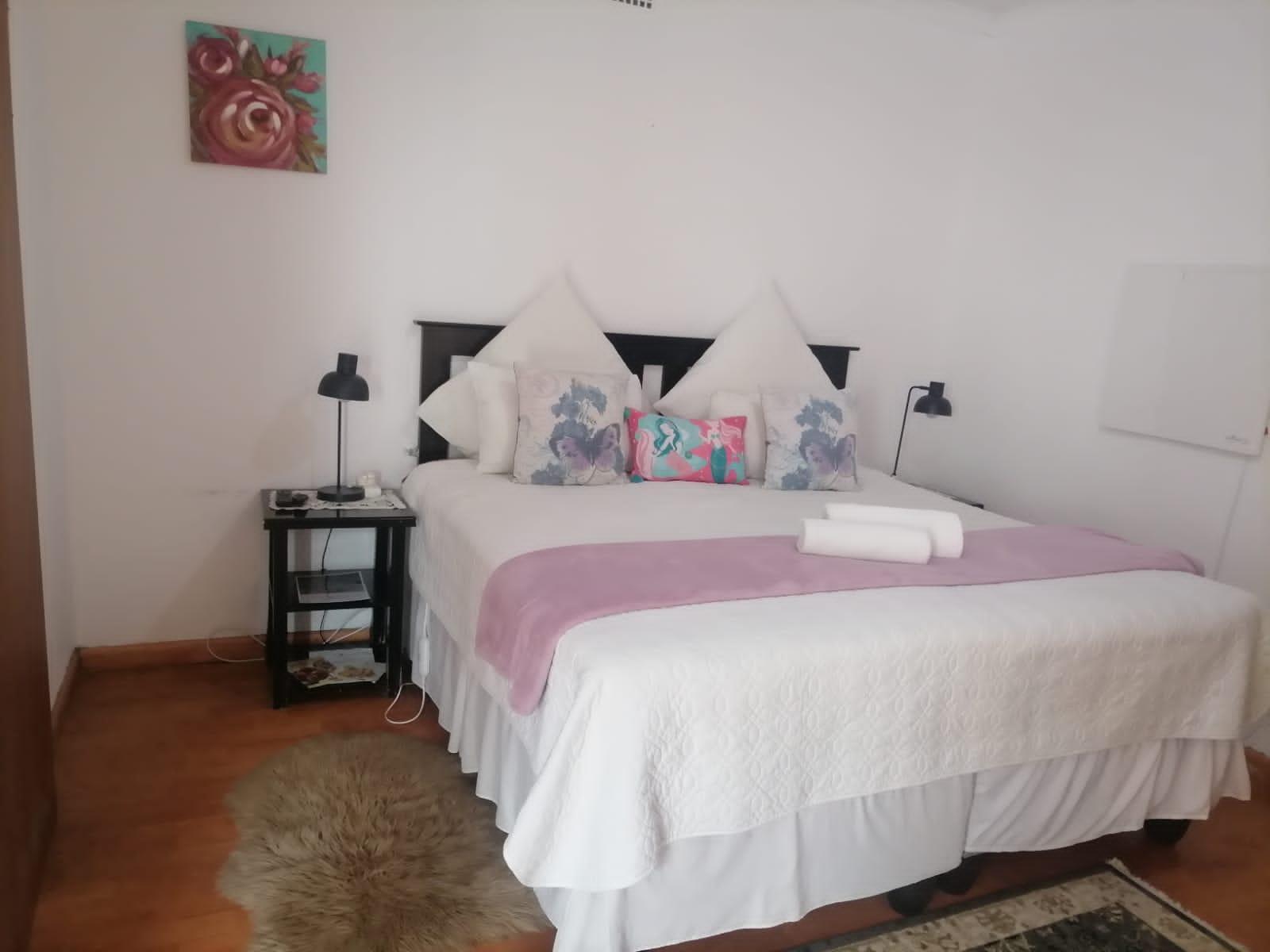 Room 1 — Photo of the whole room
