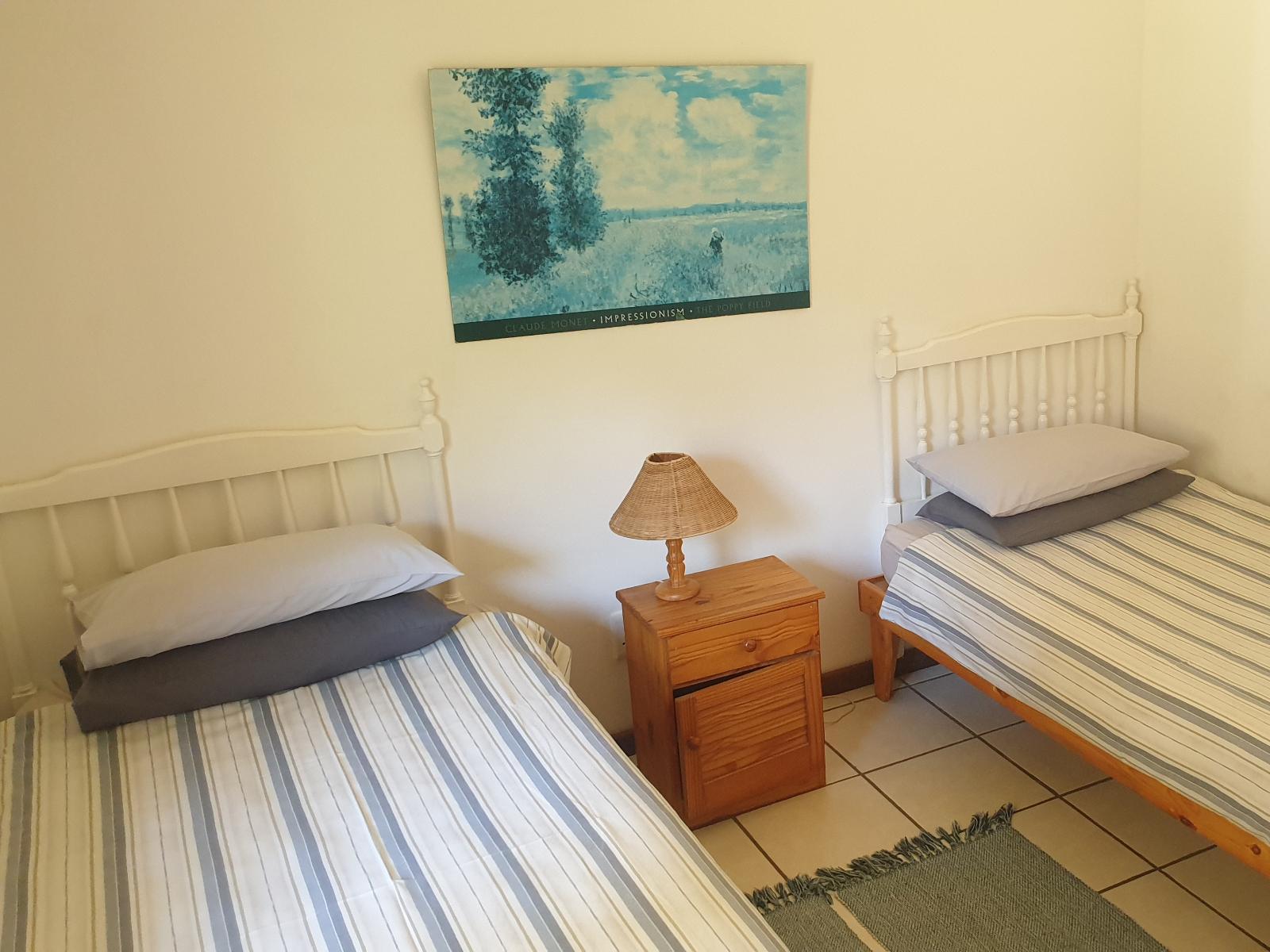 Room 2 — Photo of the whole room