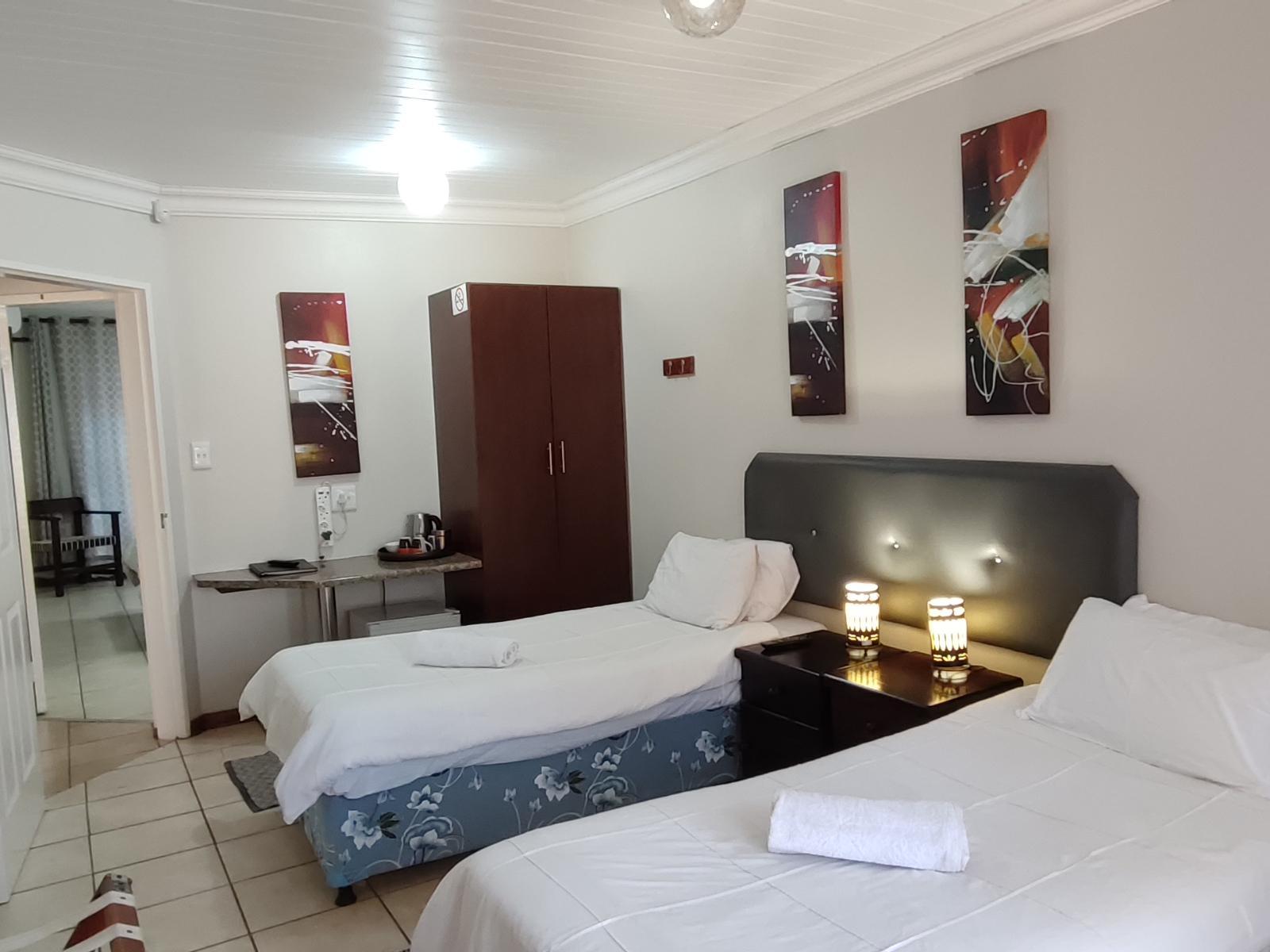 Room 2 — Photo of the whole room