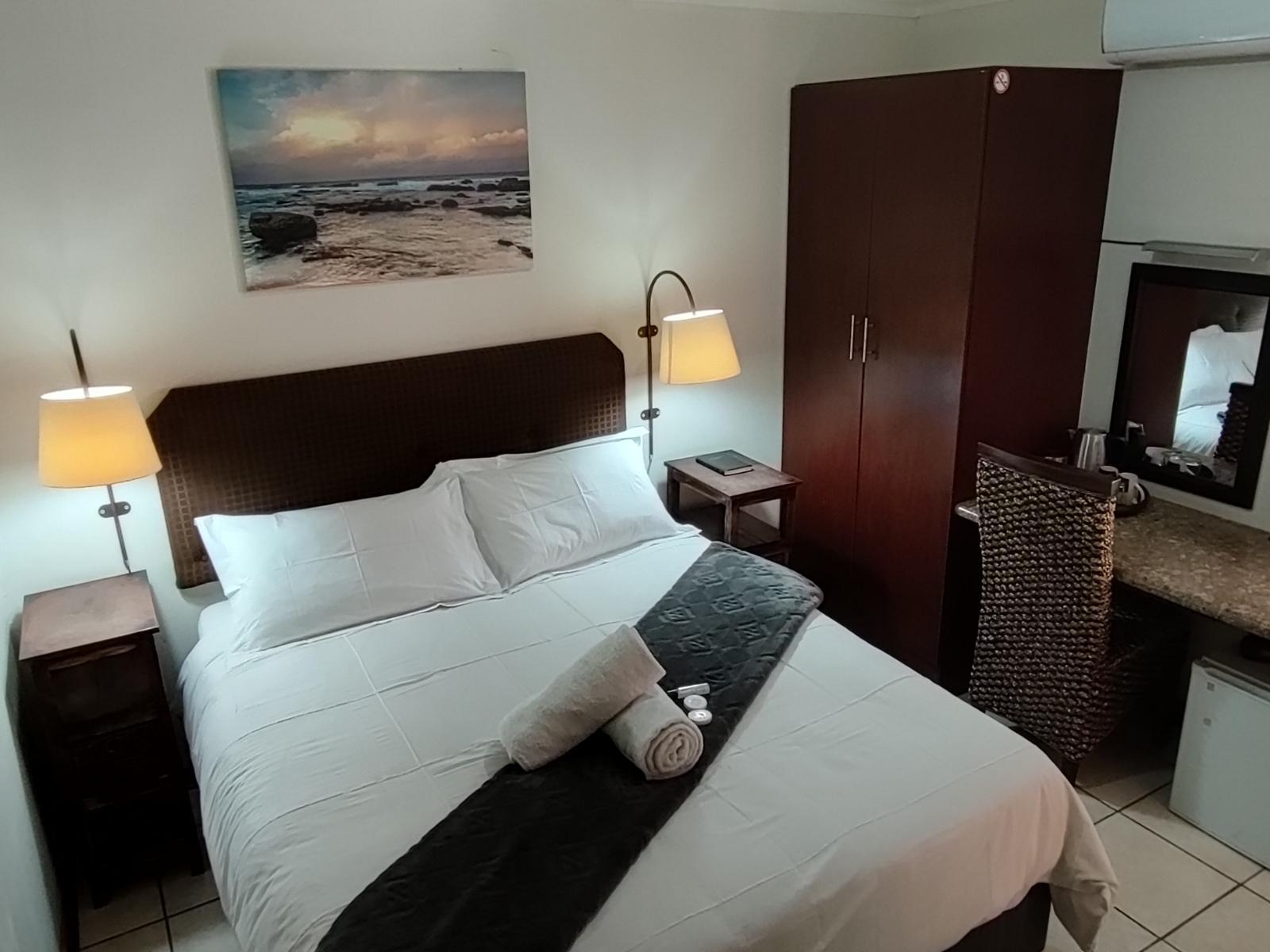 Room 1 — Photo of the whole room
