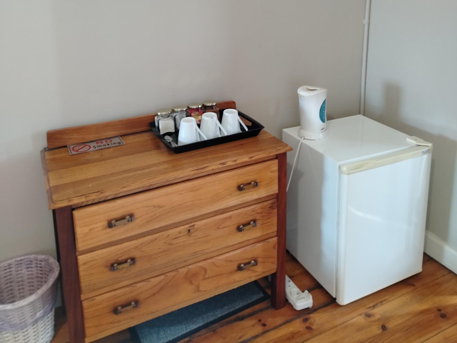 Room 1 — Coffee/tea facilities
