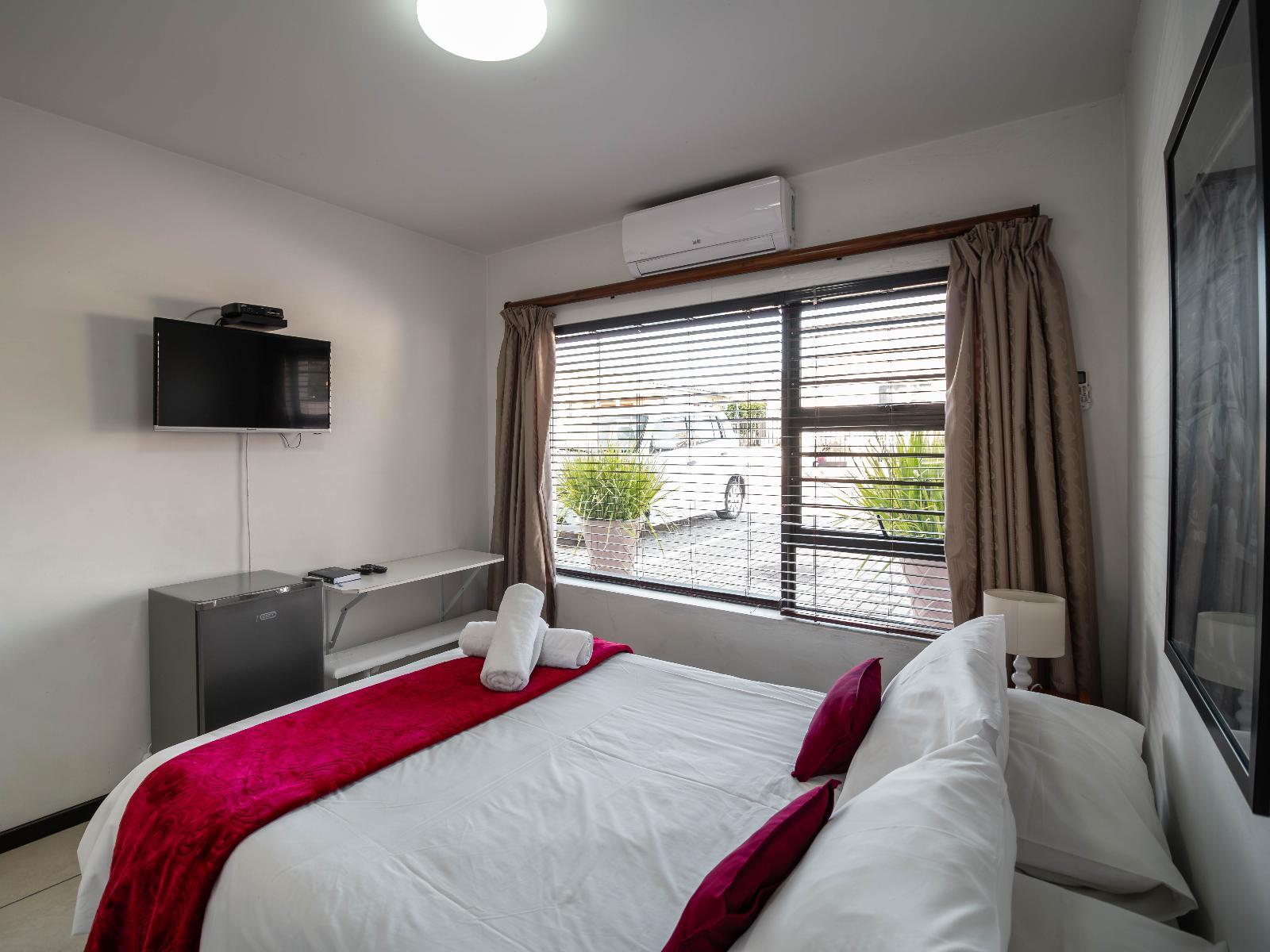 Room 1 — TV and multimedia