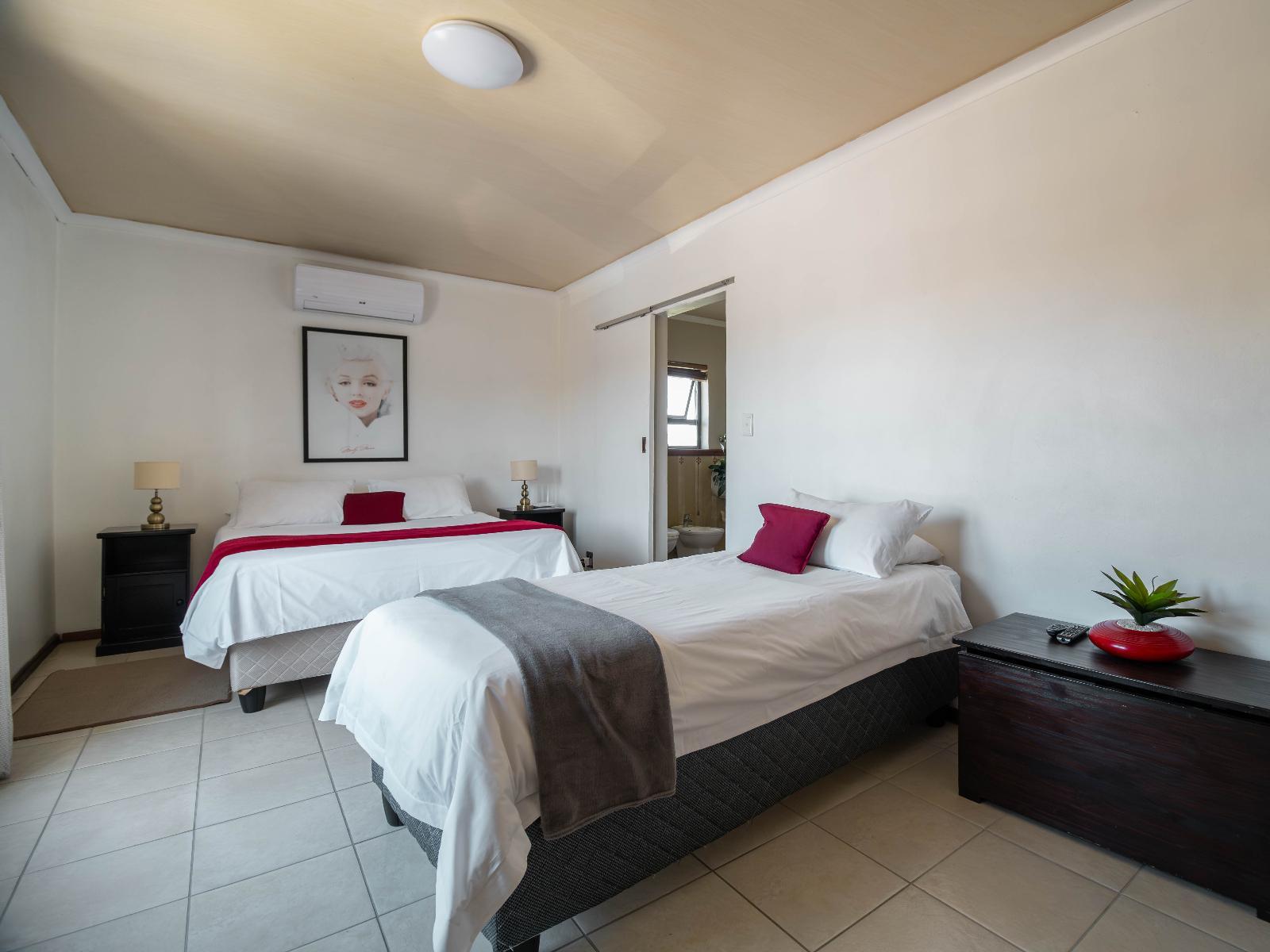 Room 2 — Photo of the whole room