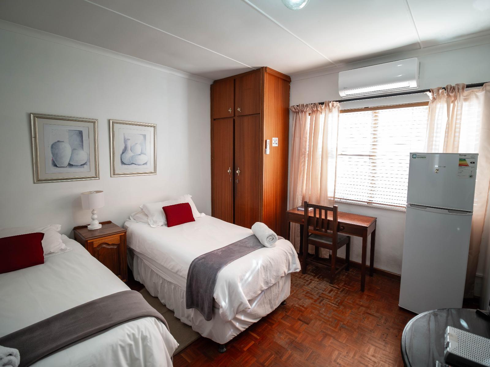 Room 1 — Photo of the whole room