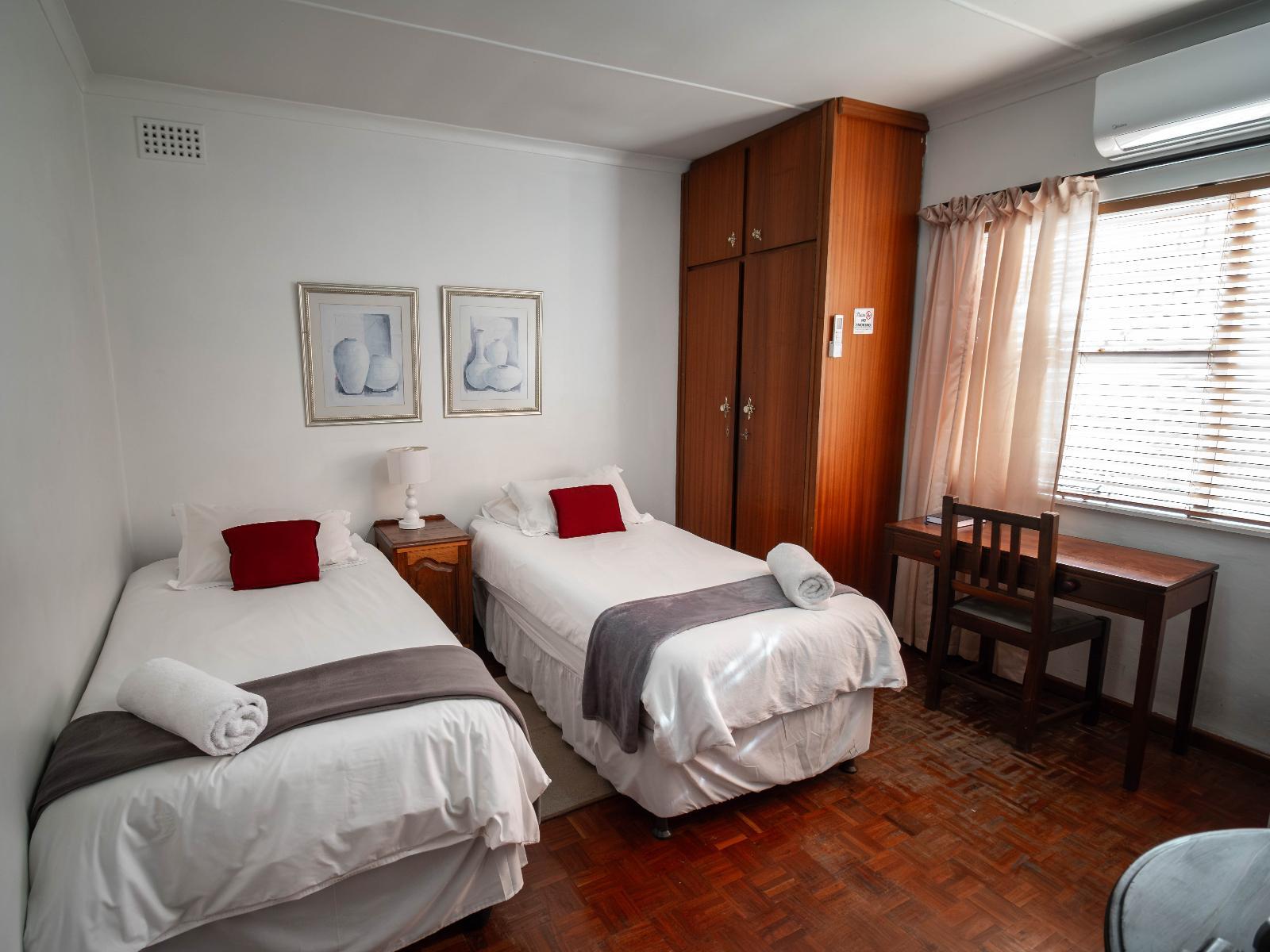 Room 1 — Photo of the whole room