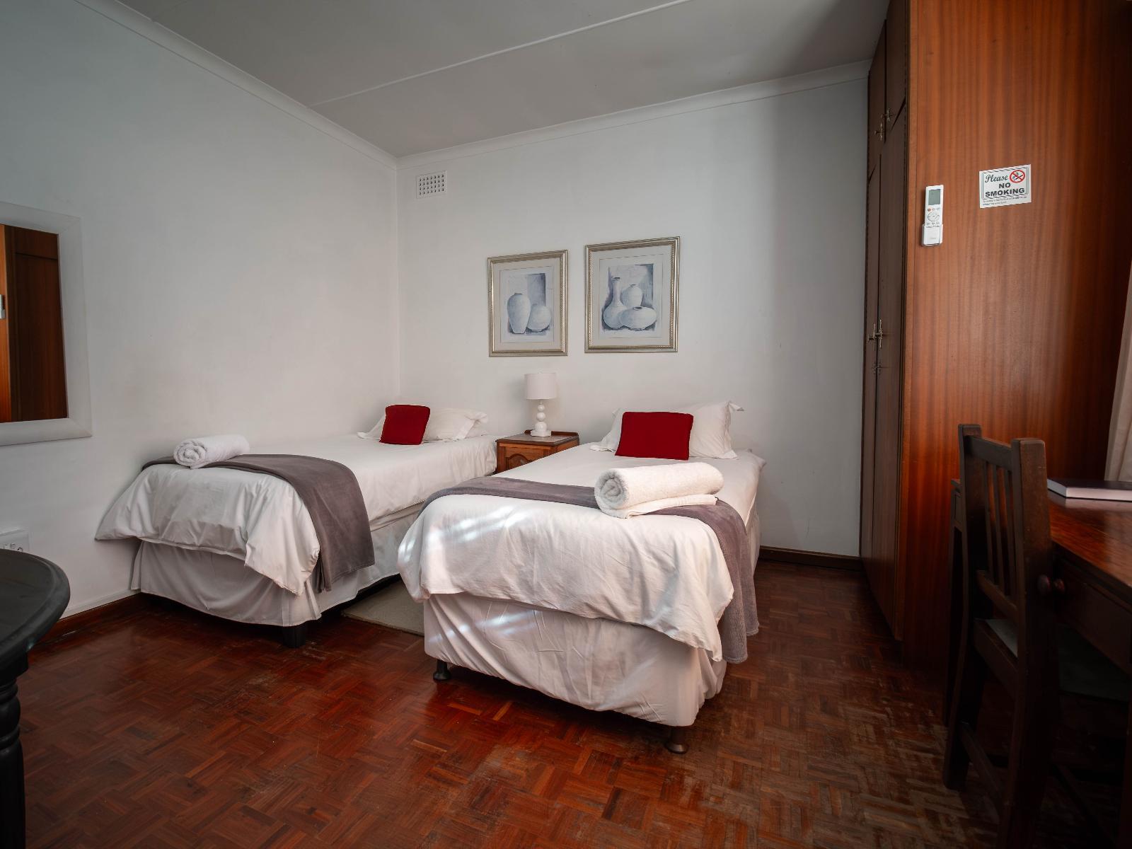 Room 1 — Photo of the whole room