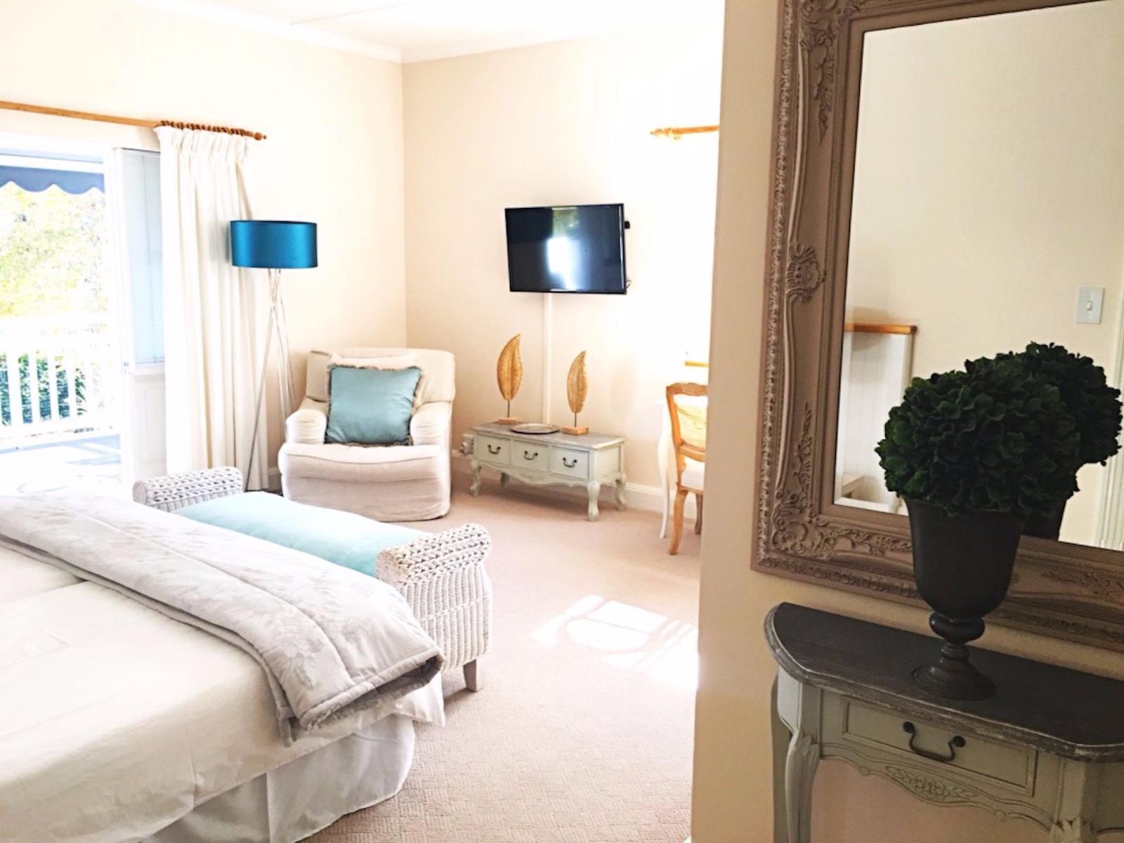 Room 1 — Photo of the whole room