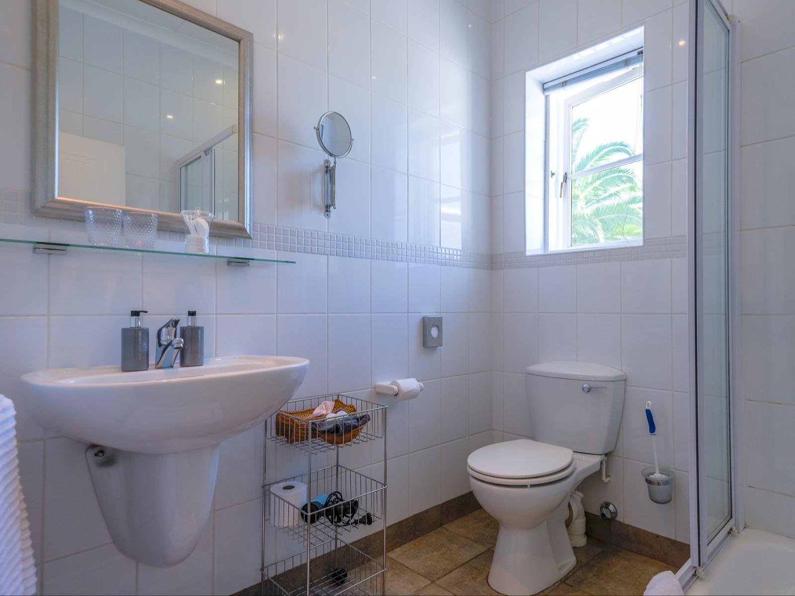 Room 7 — Bathroom