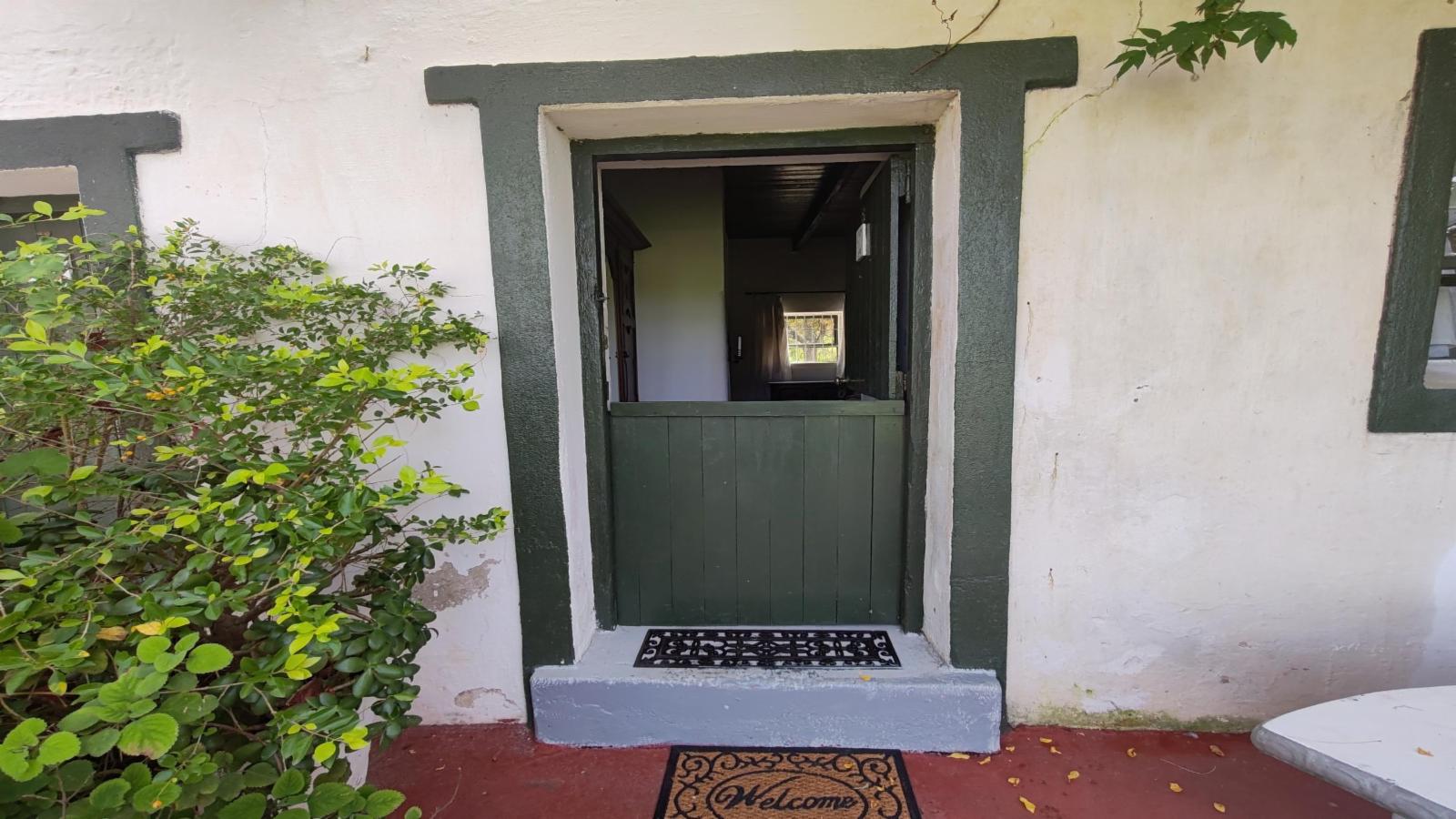Room 2 — Facade or entrance