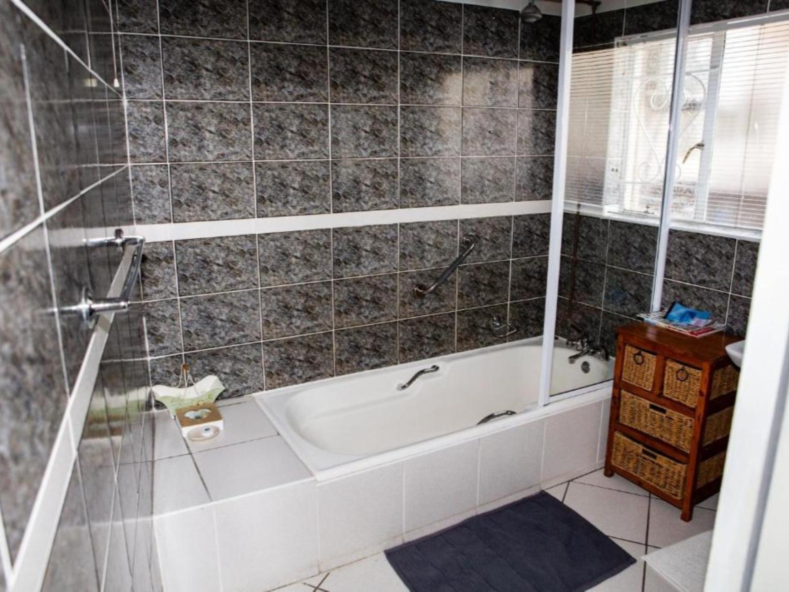 Room 16 — Bathroom