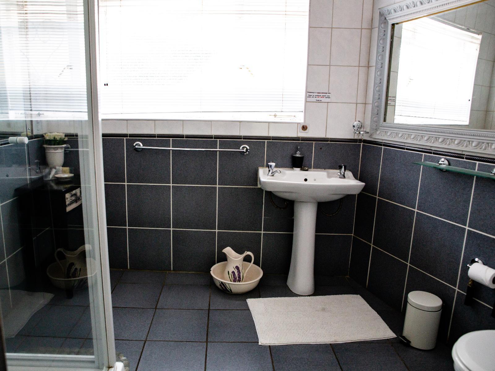 Room 17 — Bathroom