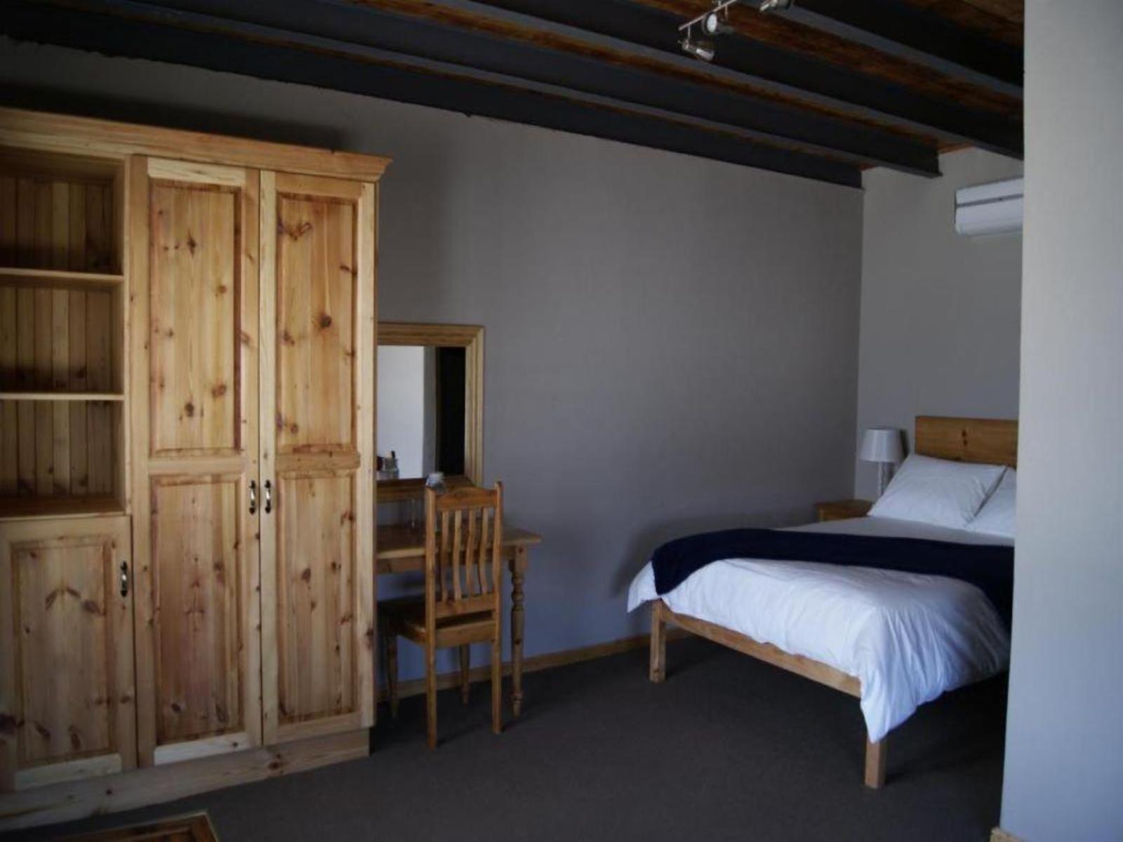 Room 2 — Photo of the whole room