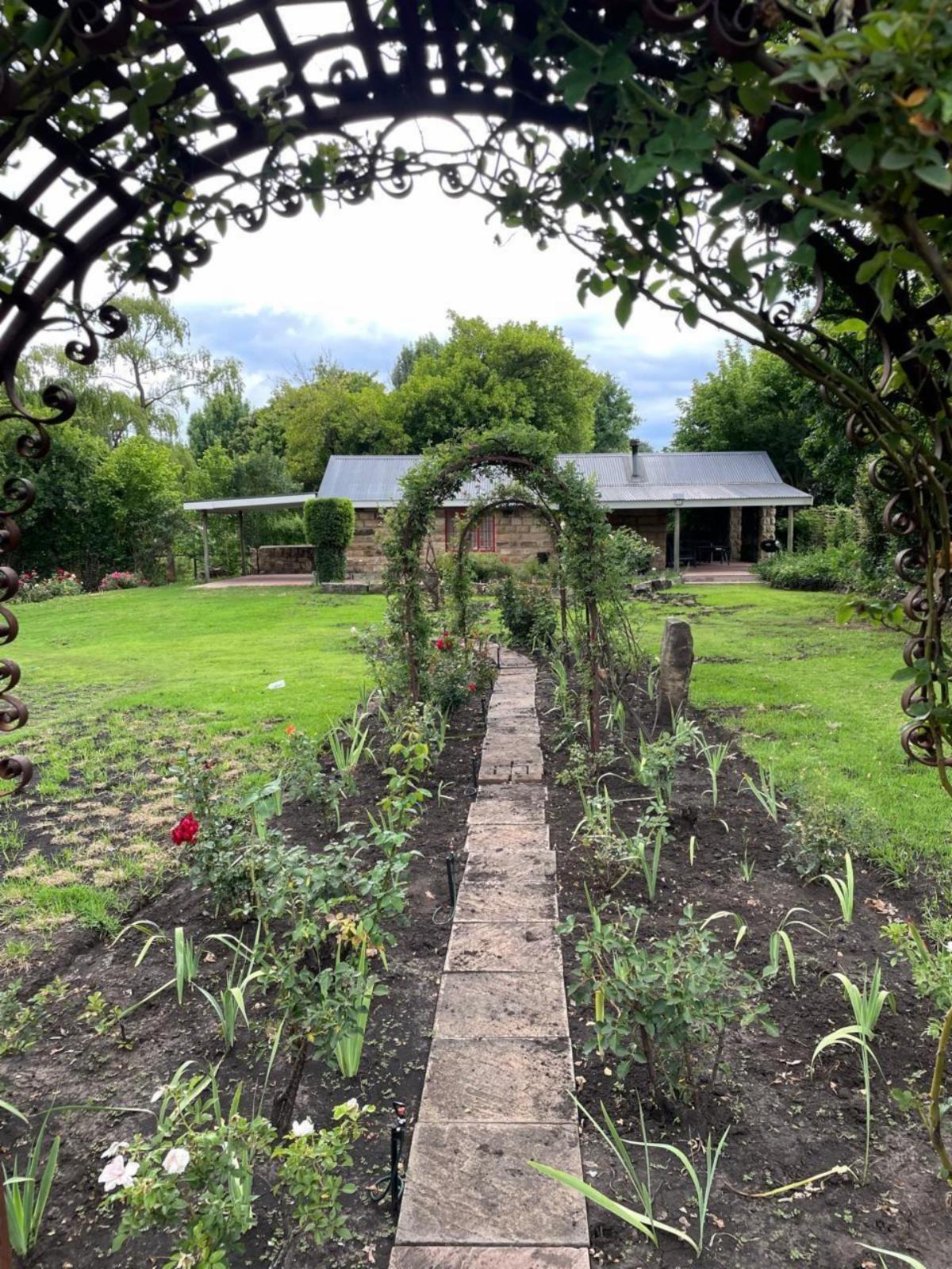 Periwinkle, Grove, Acorn and Sage Cottages