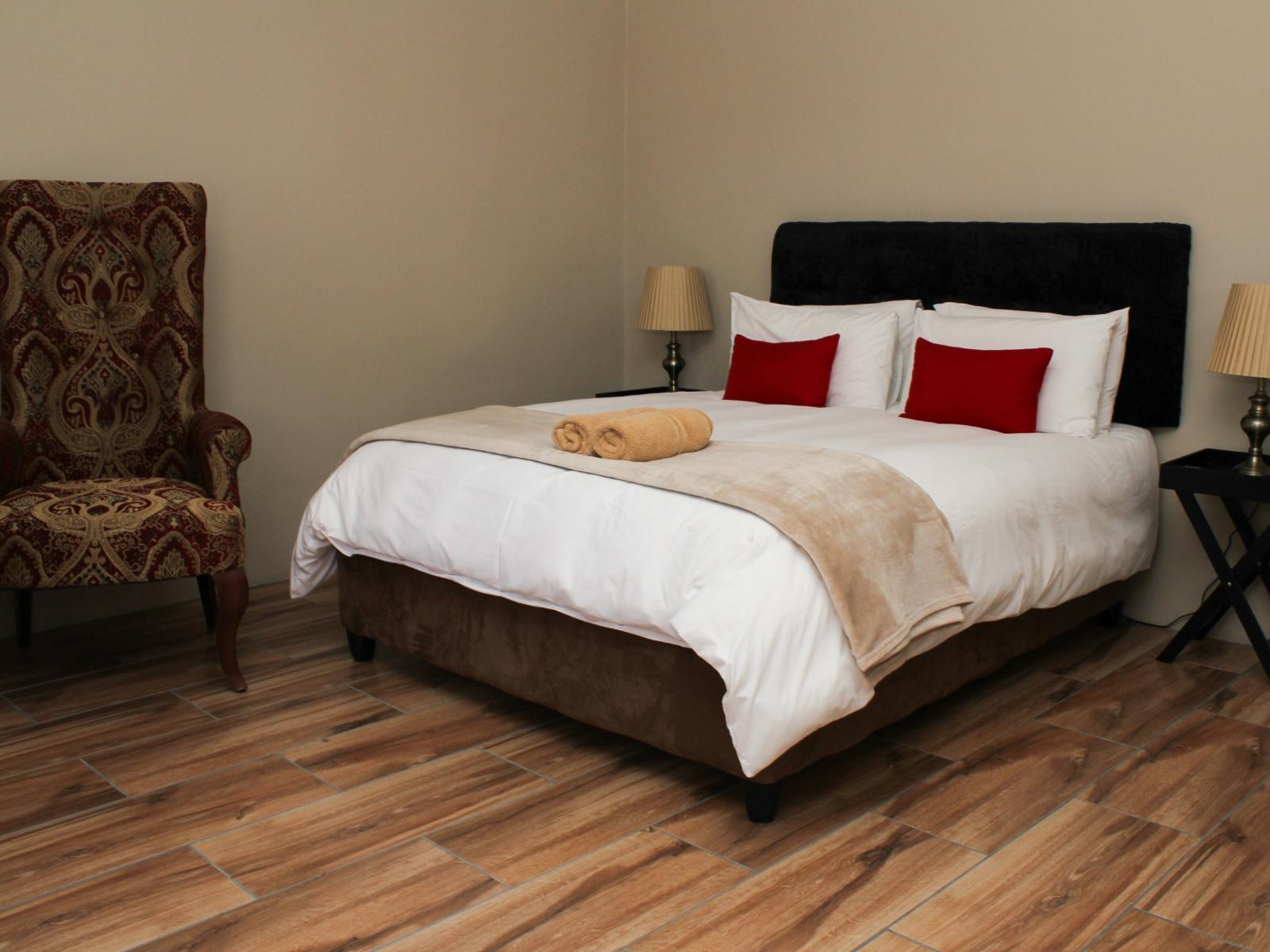 Room 2 — Photo of the whole room