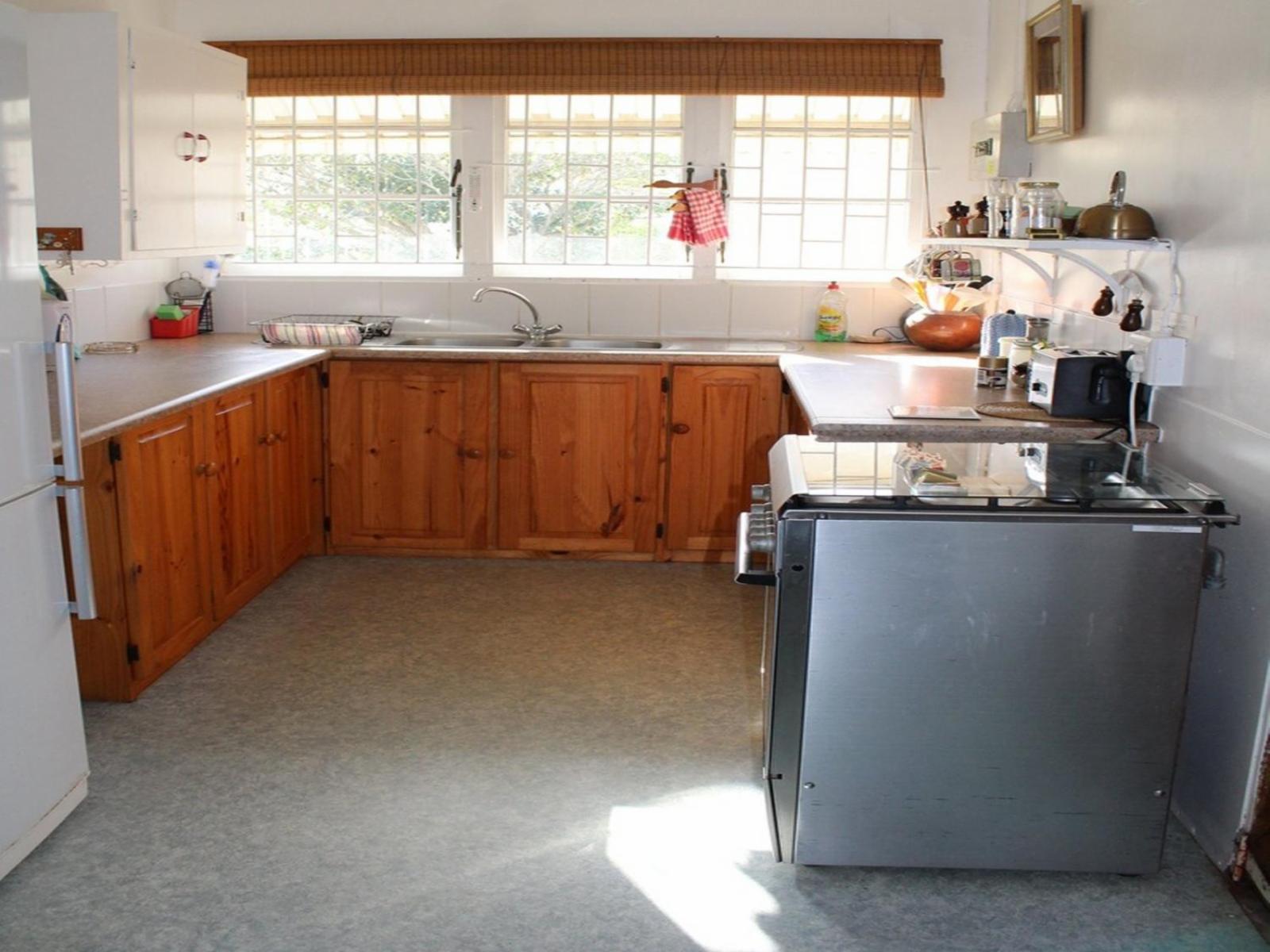 Room 3 — Coffee/tea facilities
