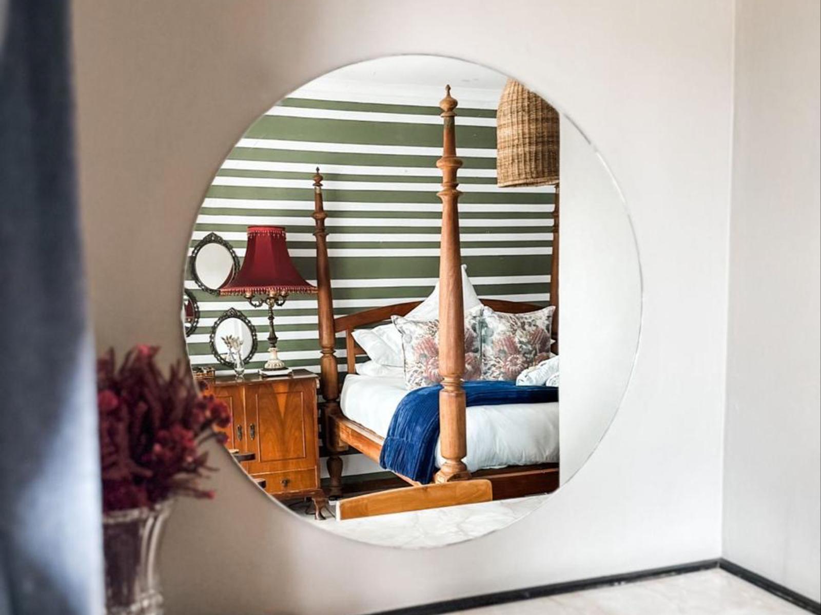 Room 1 — Photo of the whole room