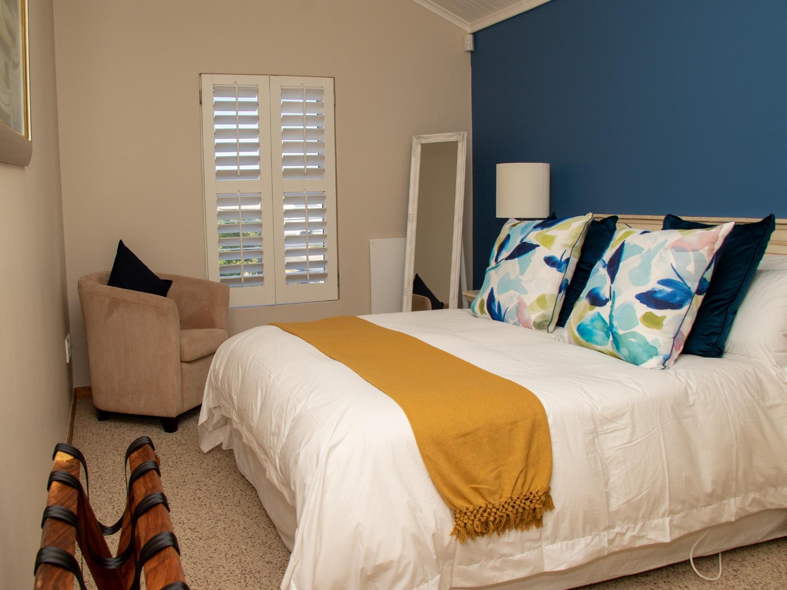 Room 2 — Photo of the whole room