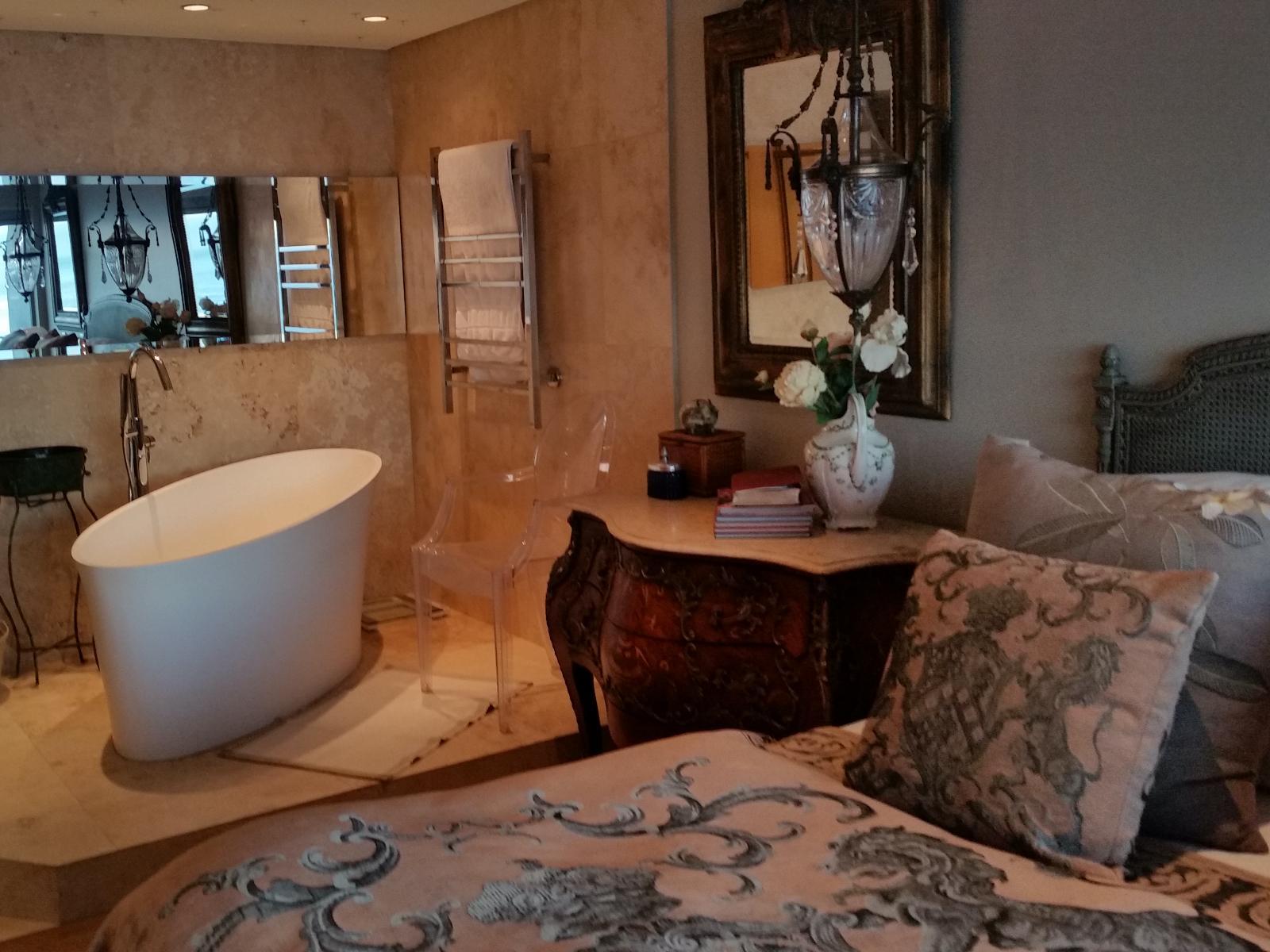 Room 1 — Photo of the whole room
