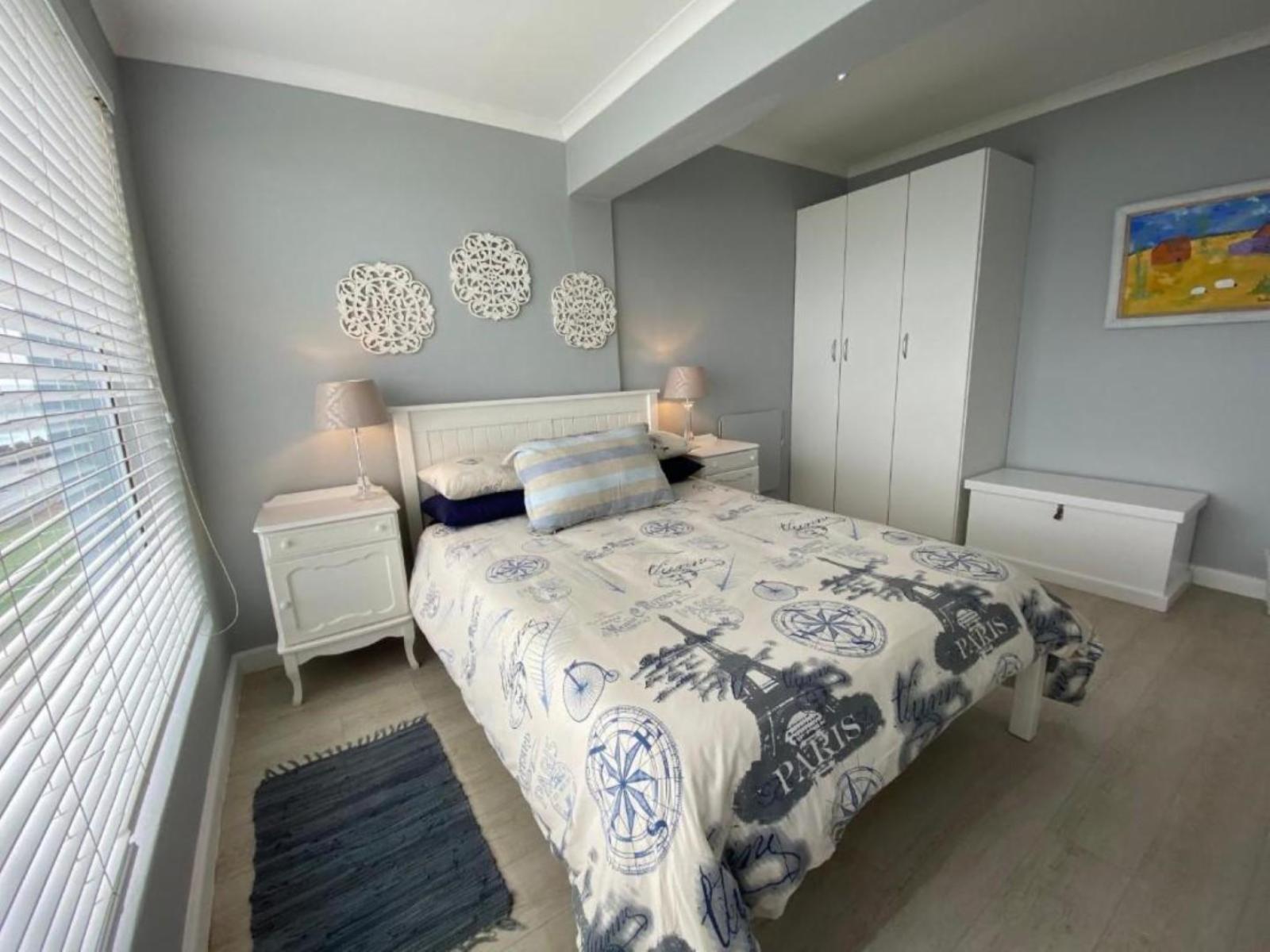 Room 1 — Photo of the whole room
