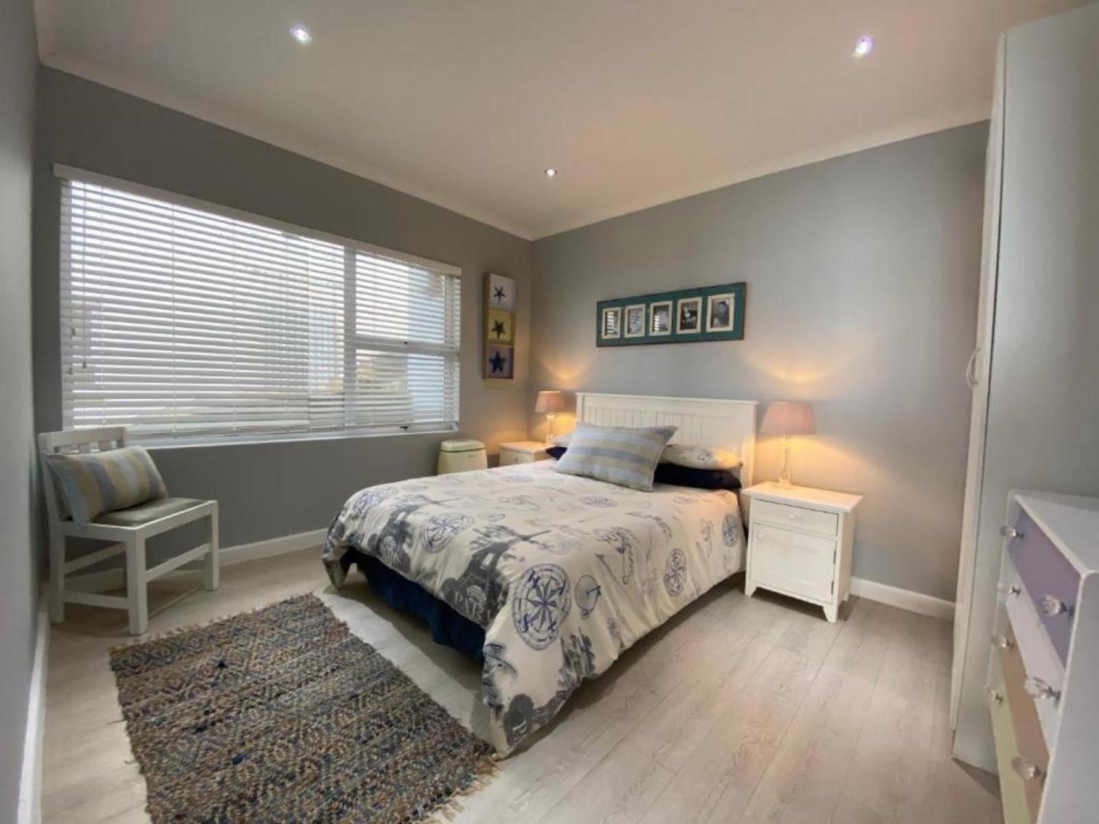 Room 1 — Photo of the whole room