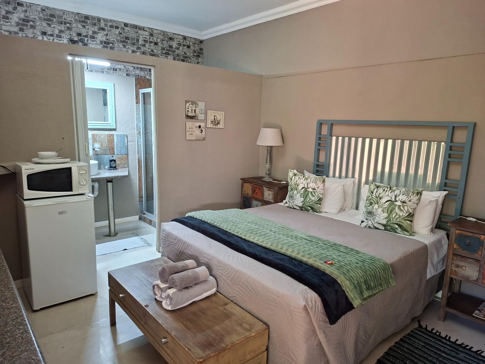 Room 4 — Bed