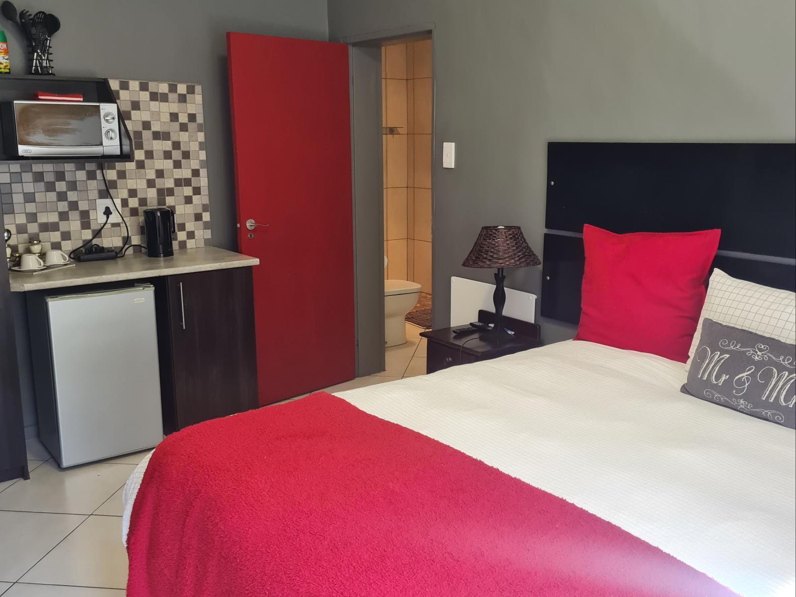 Room 4 — Bed